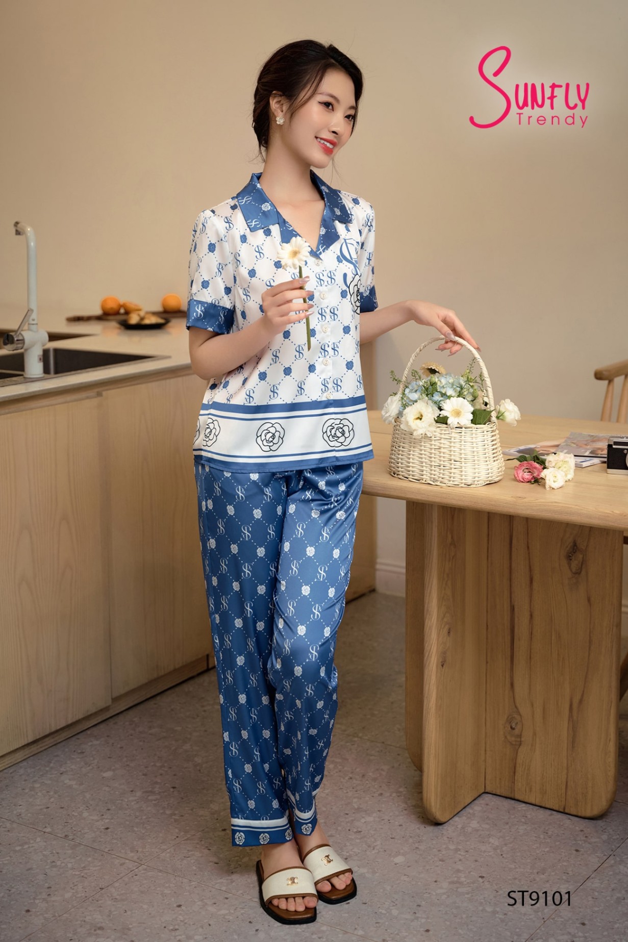 Bộ pijamas lụa áo cộc quần dài ST9101