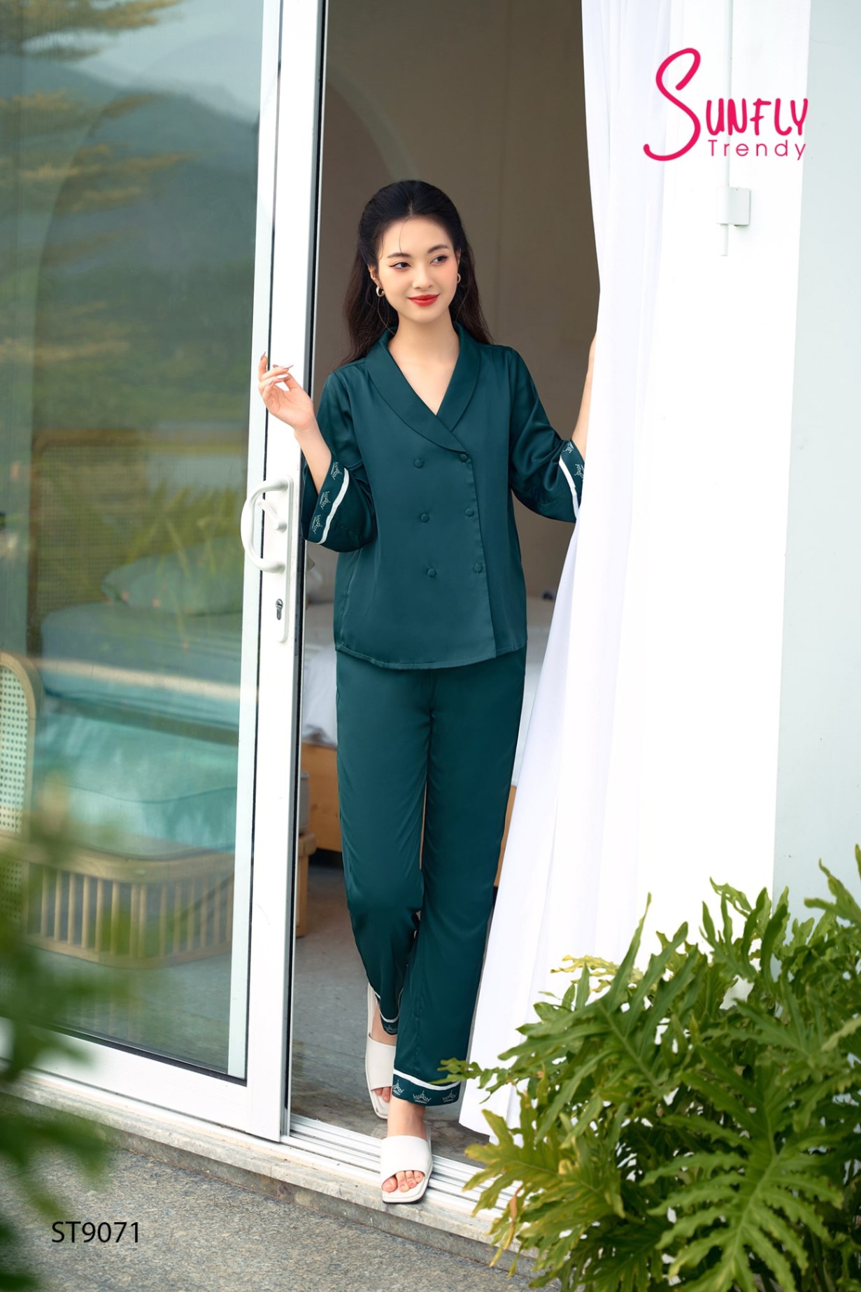 Bộ pijamas lụa áo tay lỡ quần dài ST9071