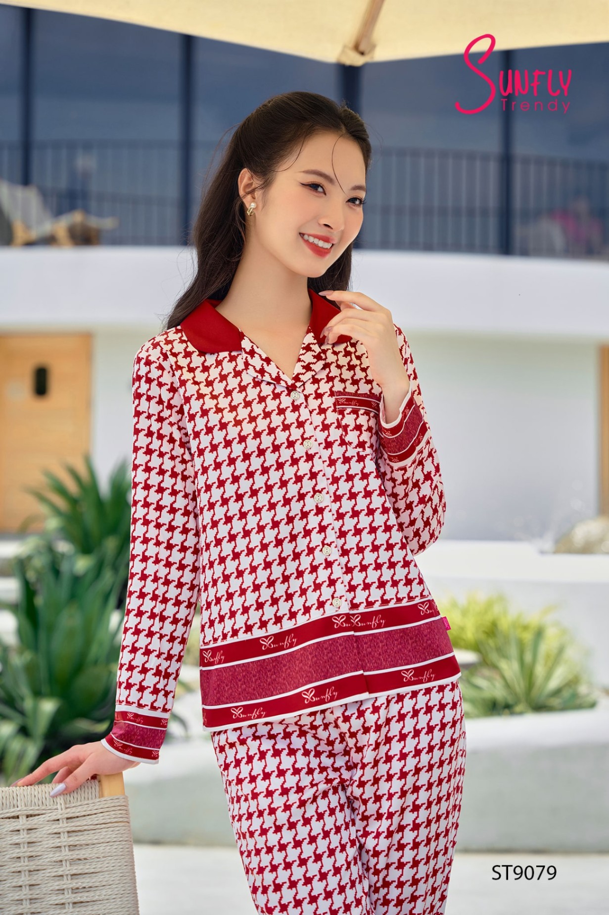 Bộ pijamas lụa áo dài quần dài ST9079
