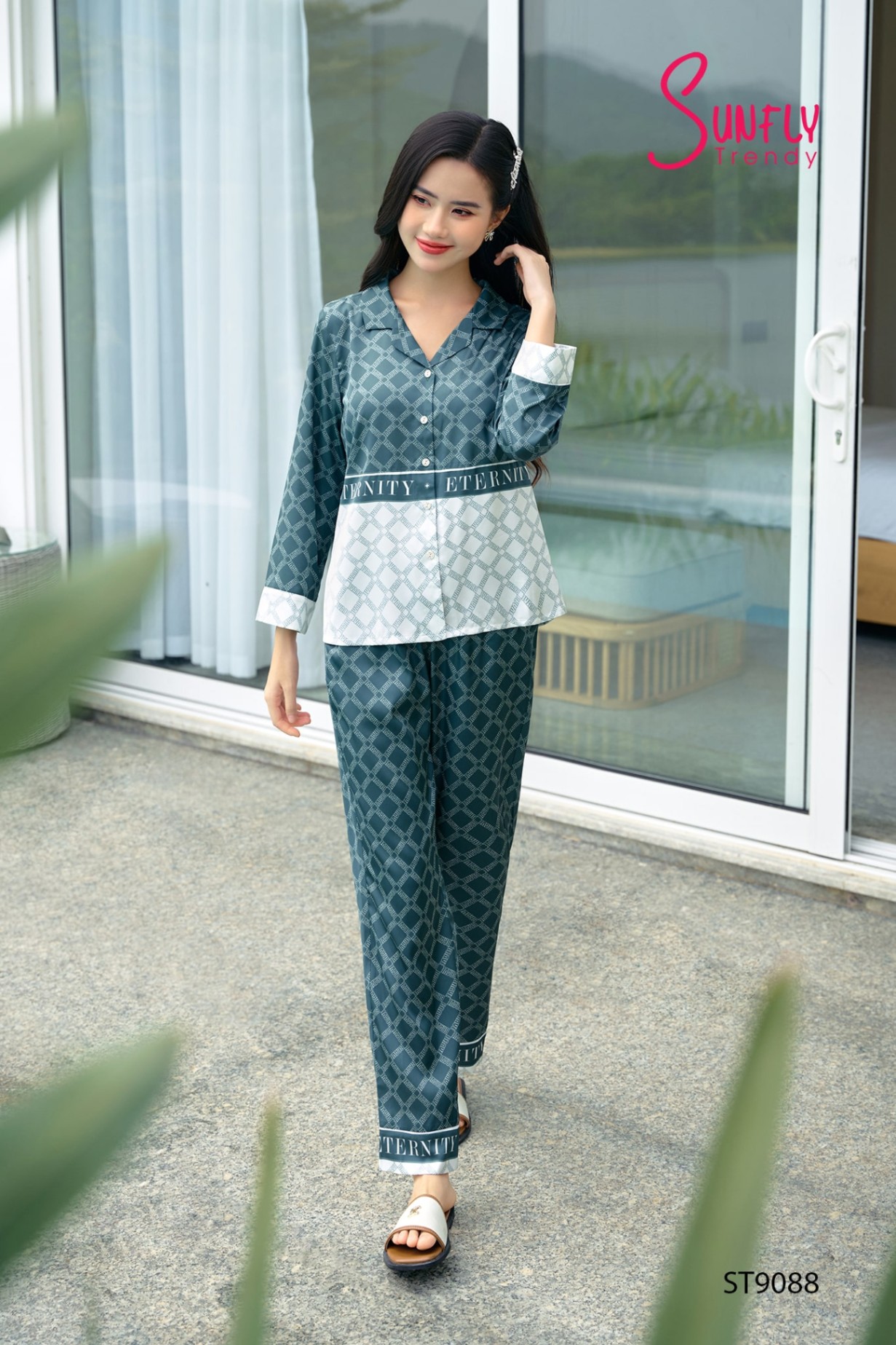 Bộ pijamas lụa in áo tay lỡ dài quần dài ST9088