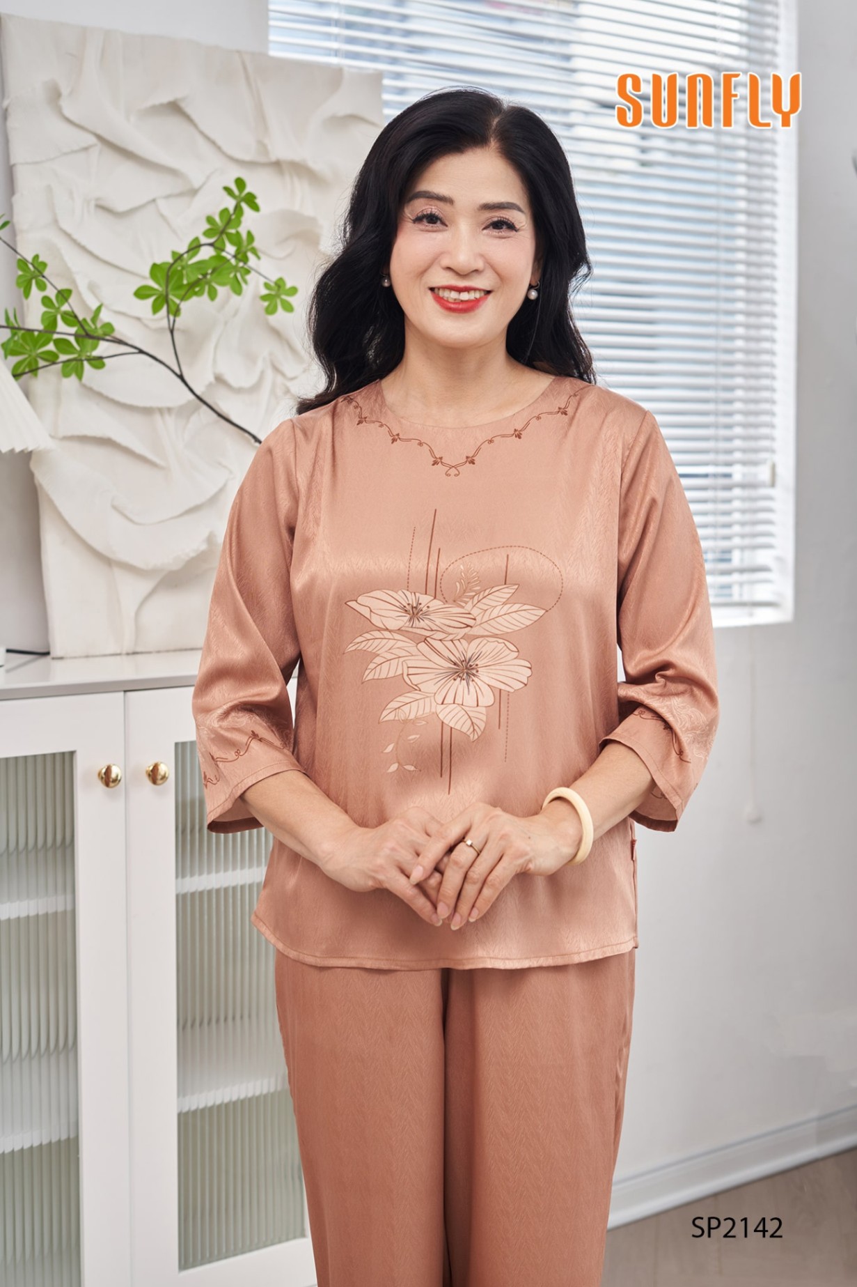 Đồ bộ mặc nhà lụa áo tay lỡ quần dài SP2142