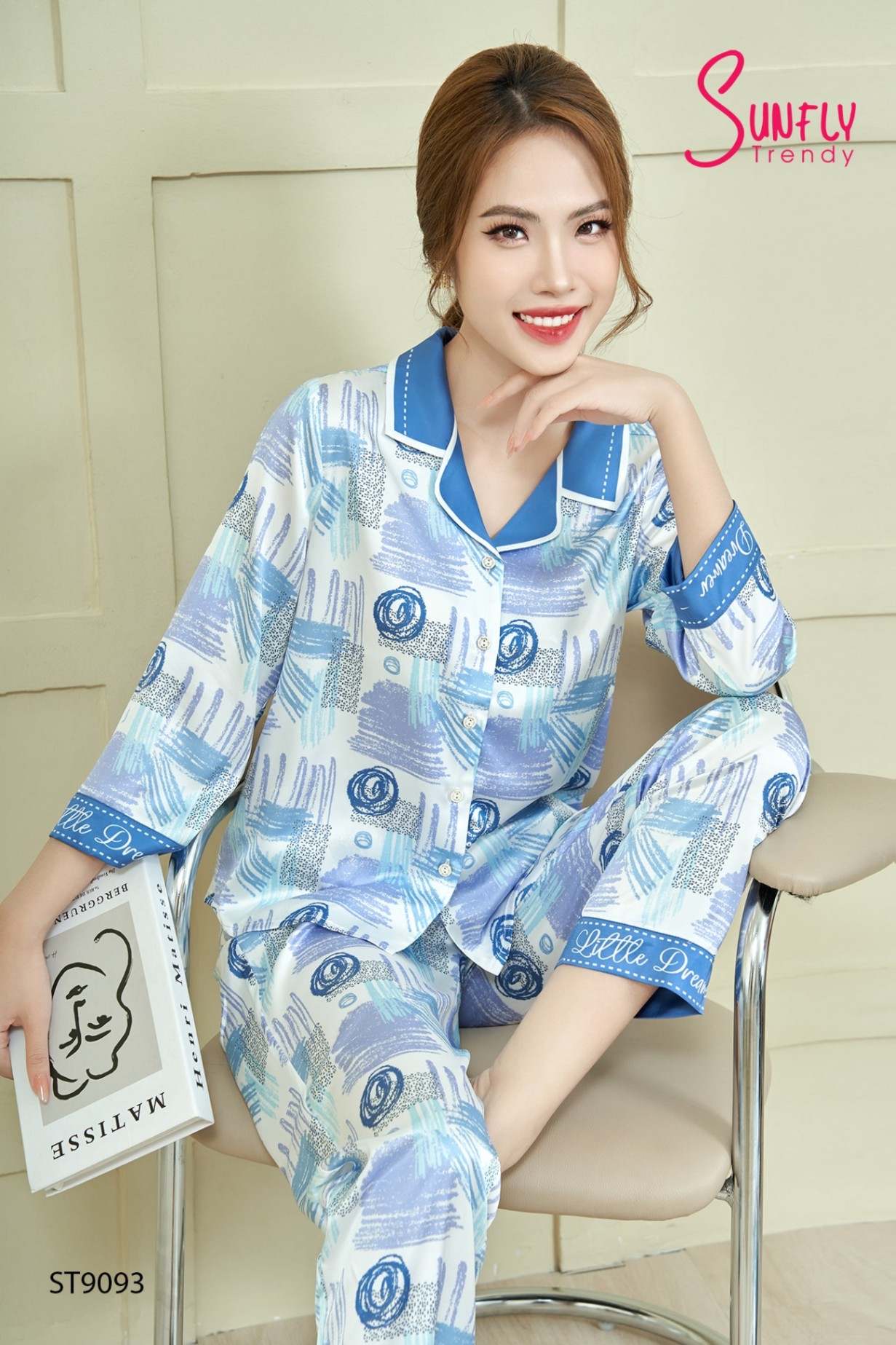Bộ pijamas lụa in áo tay lỡ quần dài ST9093