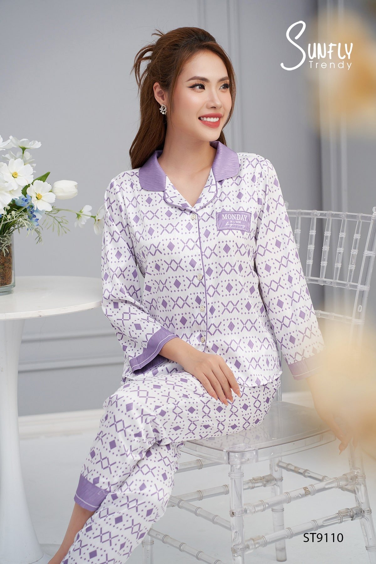 Bộ pijamas lụa áo tay lỡ dài quần dài ST9110