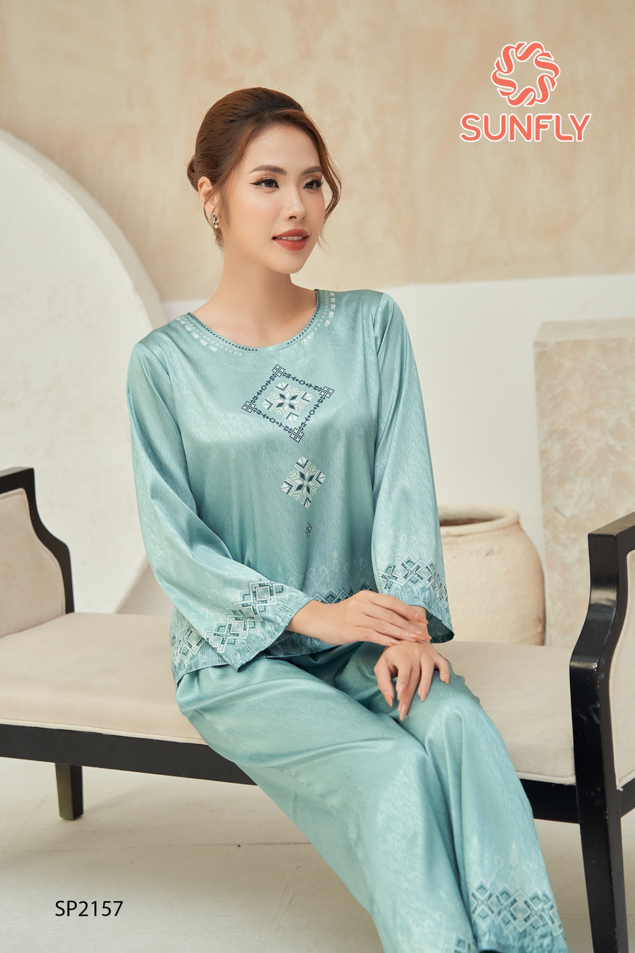 Đồ bộ mặc nhà lụa gấm áo tay lỡ dài quần dài SP2157