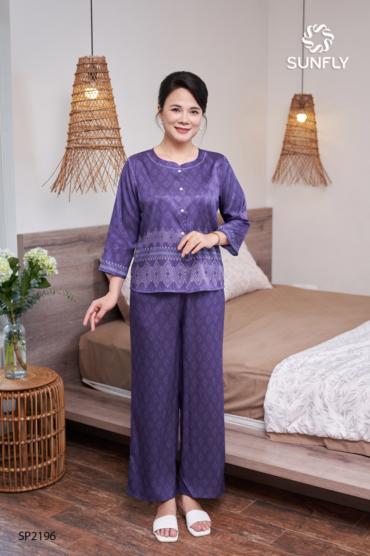 Đồ bộ mặc nhà nữ lụa satin jacquard áo tay lỡ quần dài SP2196