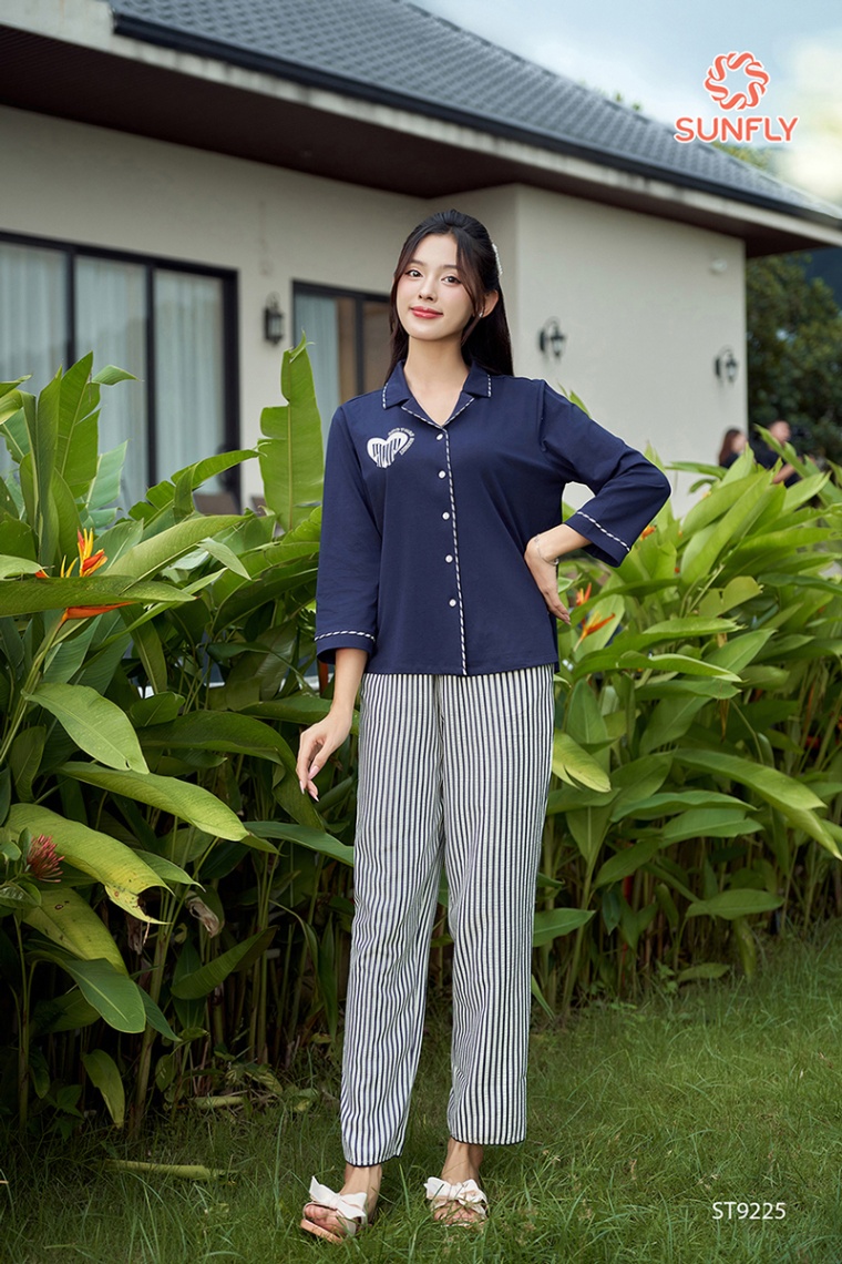 Bộ pijamas nữ cotton áo tay lỡ quần dài kate kẻ ST9225