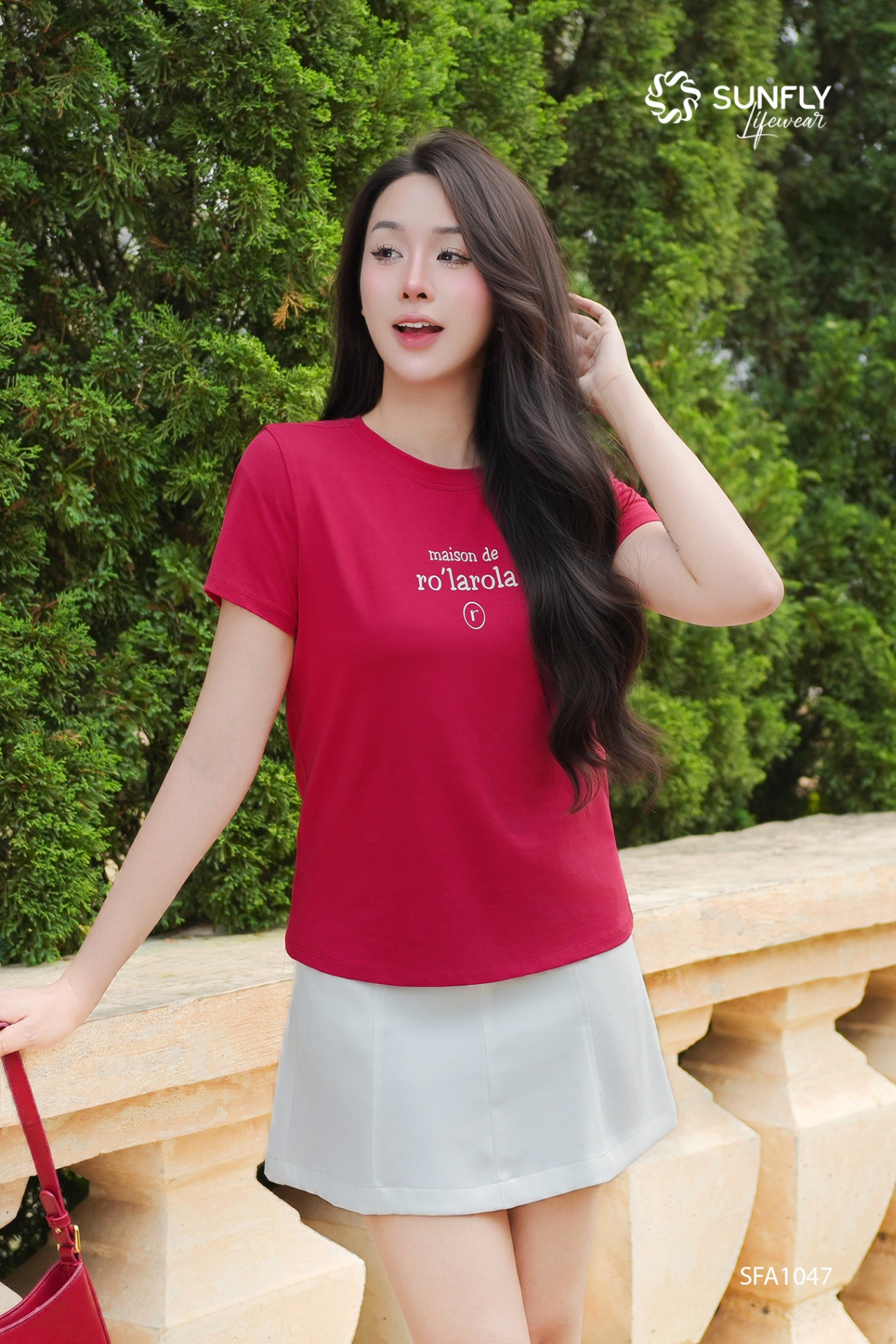 Áo phông nữ cotton compact cộc tay dáng vừa SFA1047
