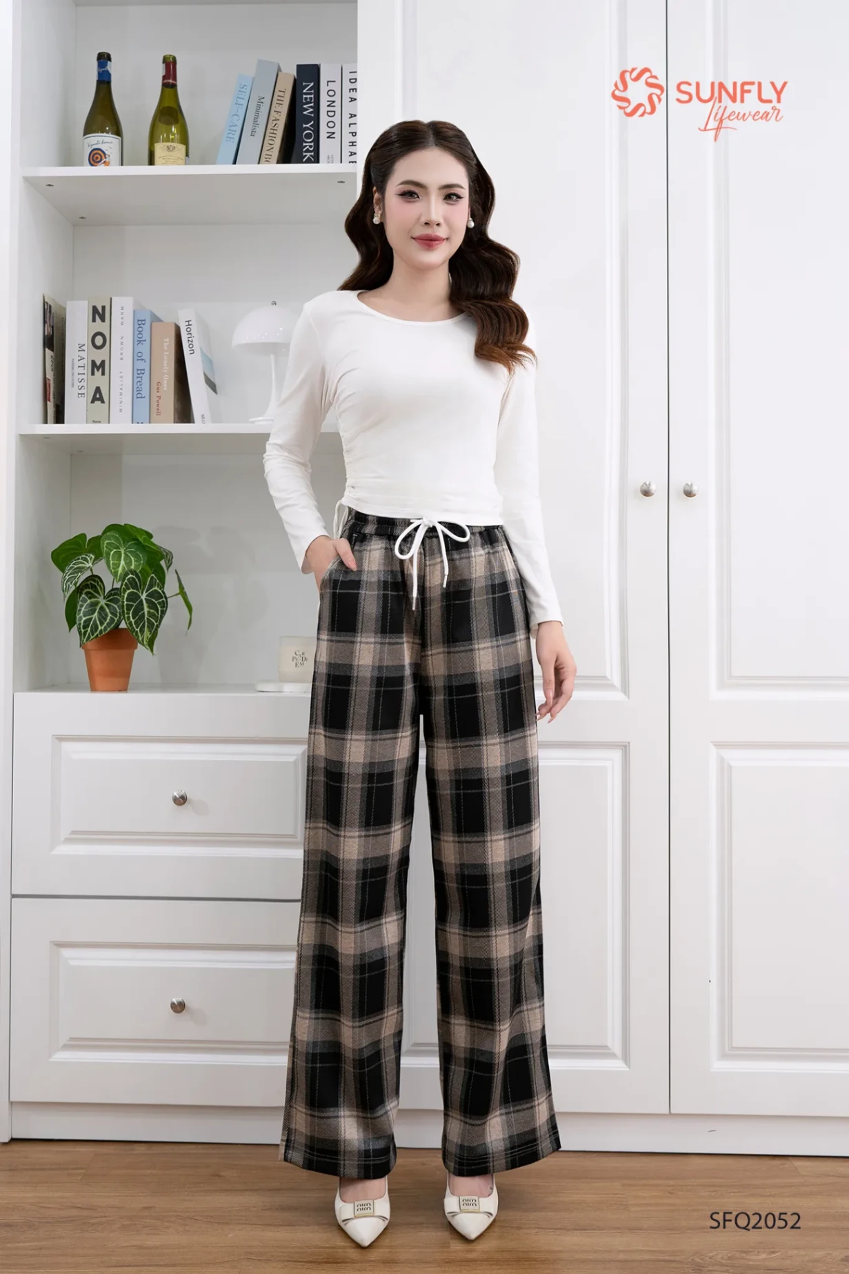 Quần nữ nỉ caro dáng suông dài SFQ2052 L kẻ dạ đen
