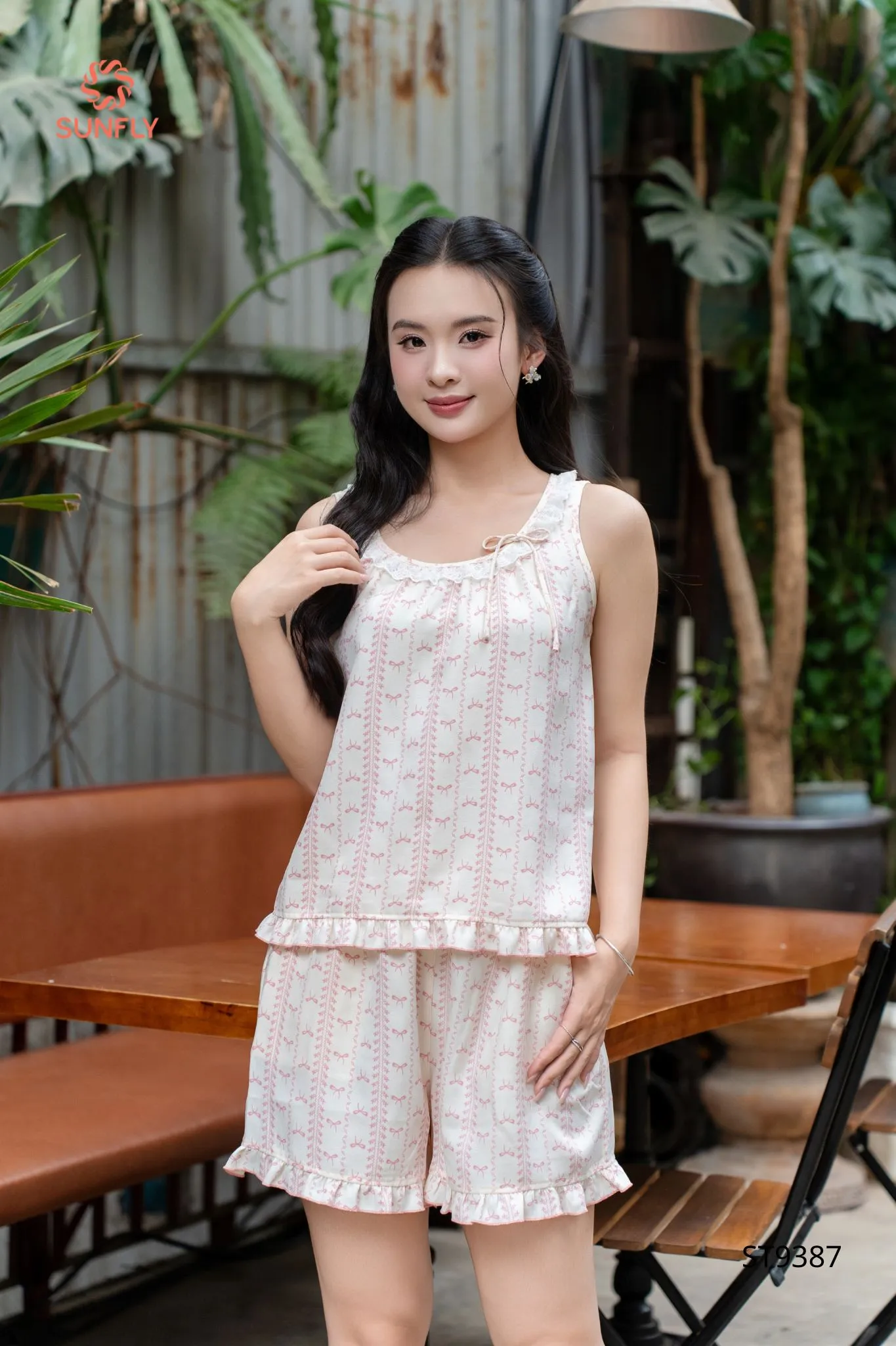 Đồ bộ mặc nhà nữ đũi vân mây áo sát nách quần sooc ST9387 L ht nơ hồng