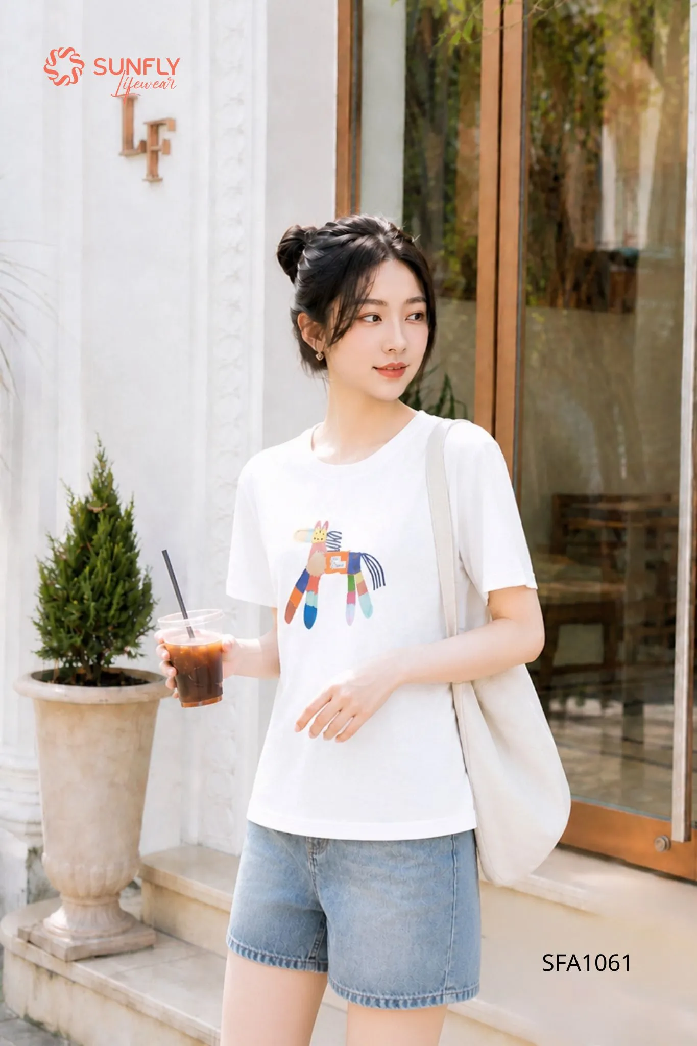 Áo phông nữ cotton compact cộc tay SFA1061 L trắng kem