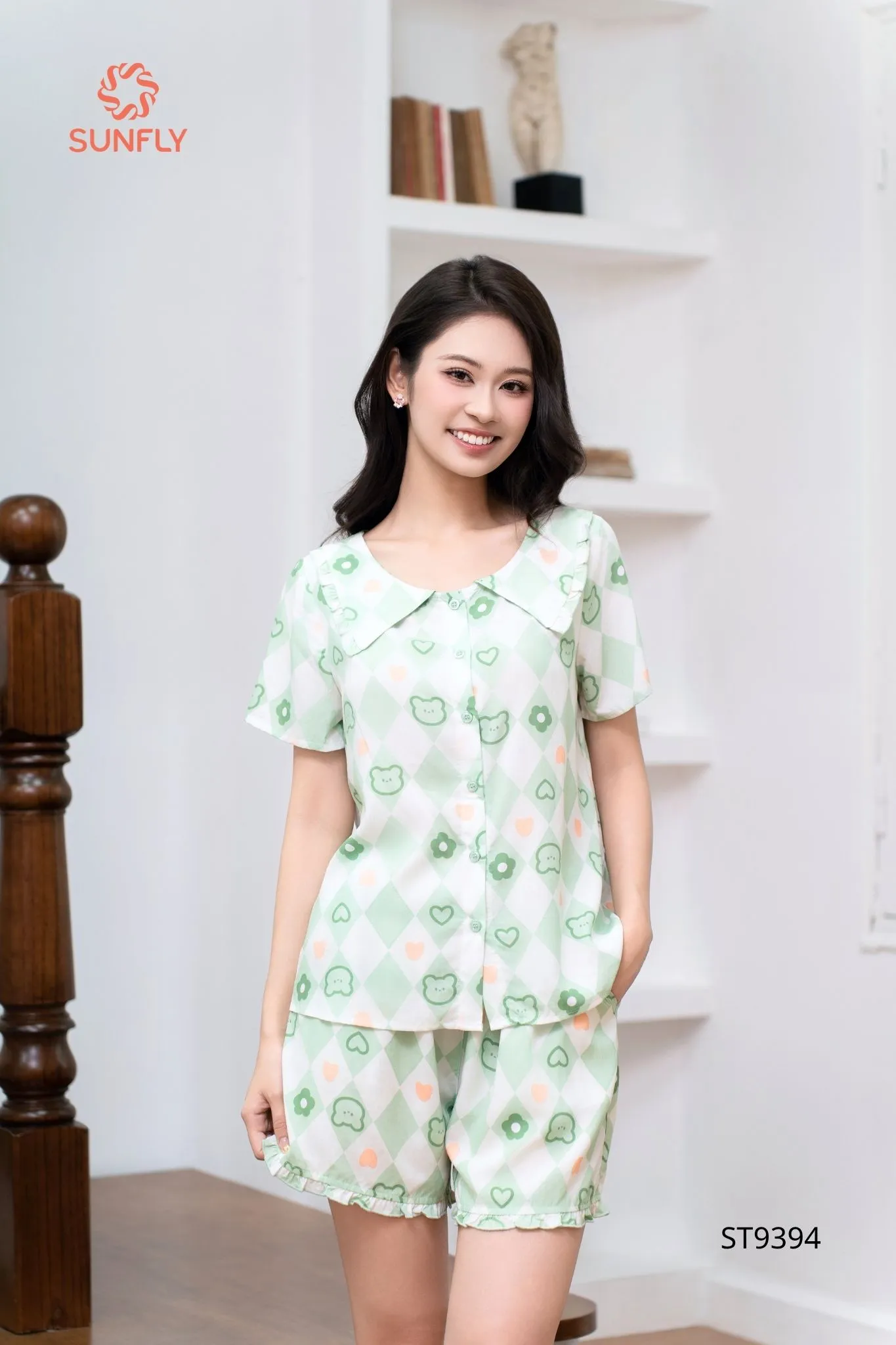 Bộ pijama nữ lanh áo cộc quần sooc ST9394 XL hình học trám xanh