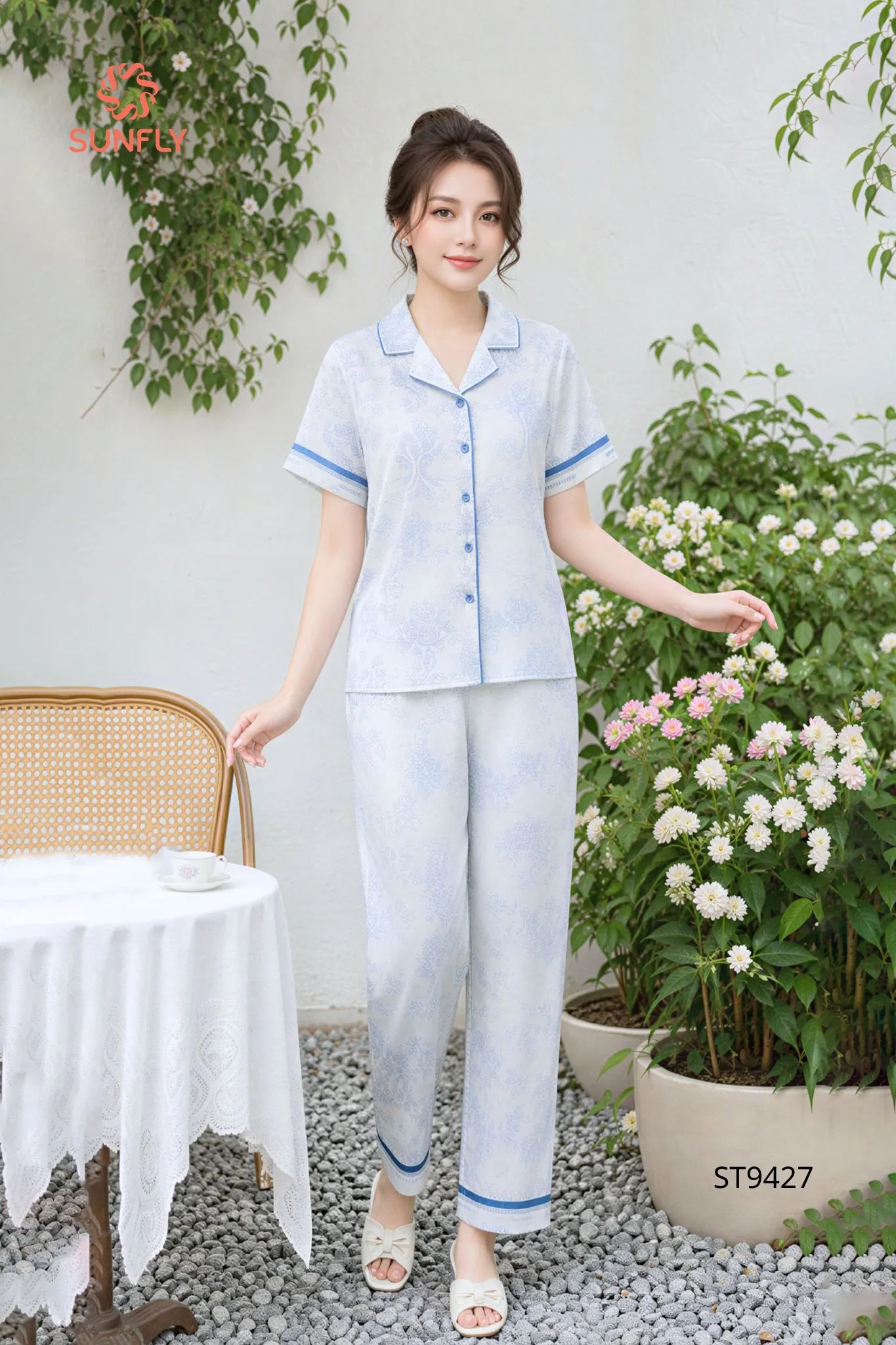 Bộ pijama nữ lụa latin in ht áo cộc quần dài ST9427 L cây muội hồng xanh