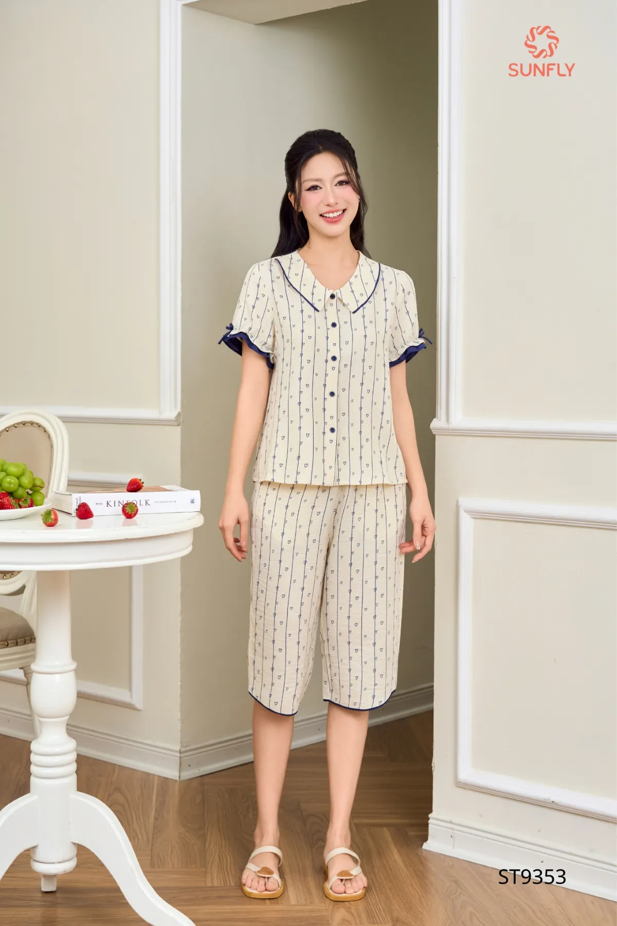Bộ pijama nữ đũi vân mây áo cộc quần ngố ST9353 M xanh navy