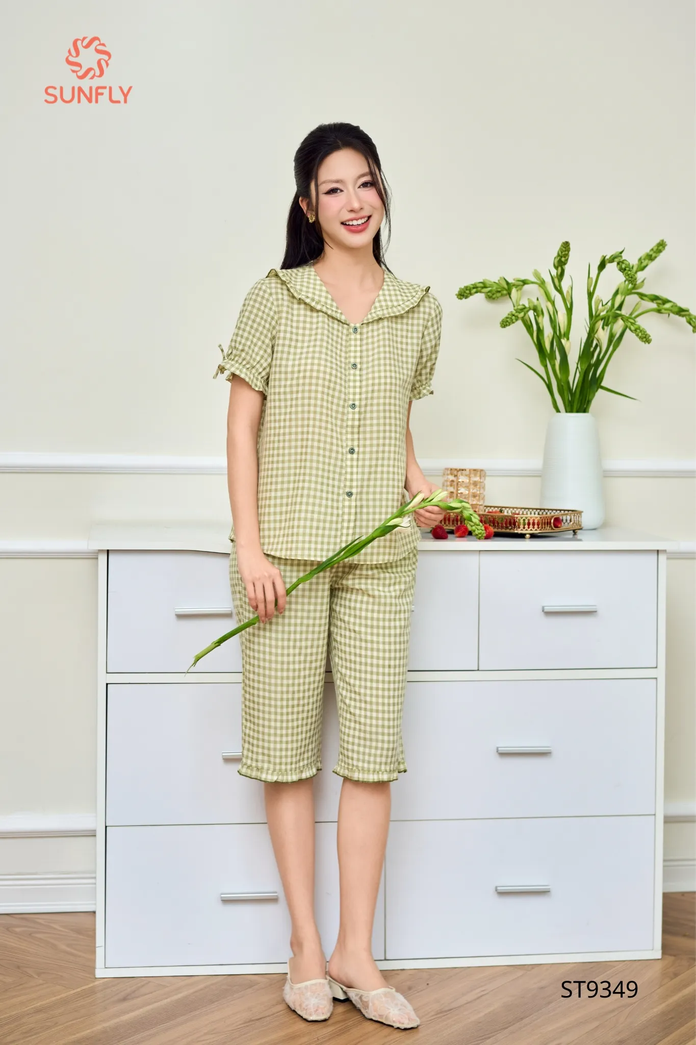 Bộ pijama nữ kate áo cộc quần ngố ST9349 XL kẻ cốm