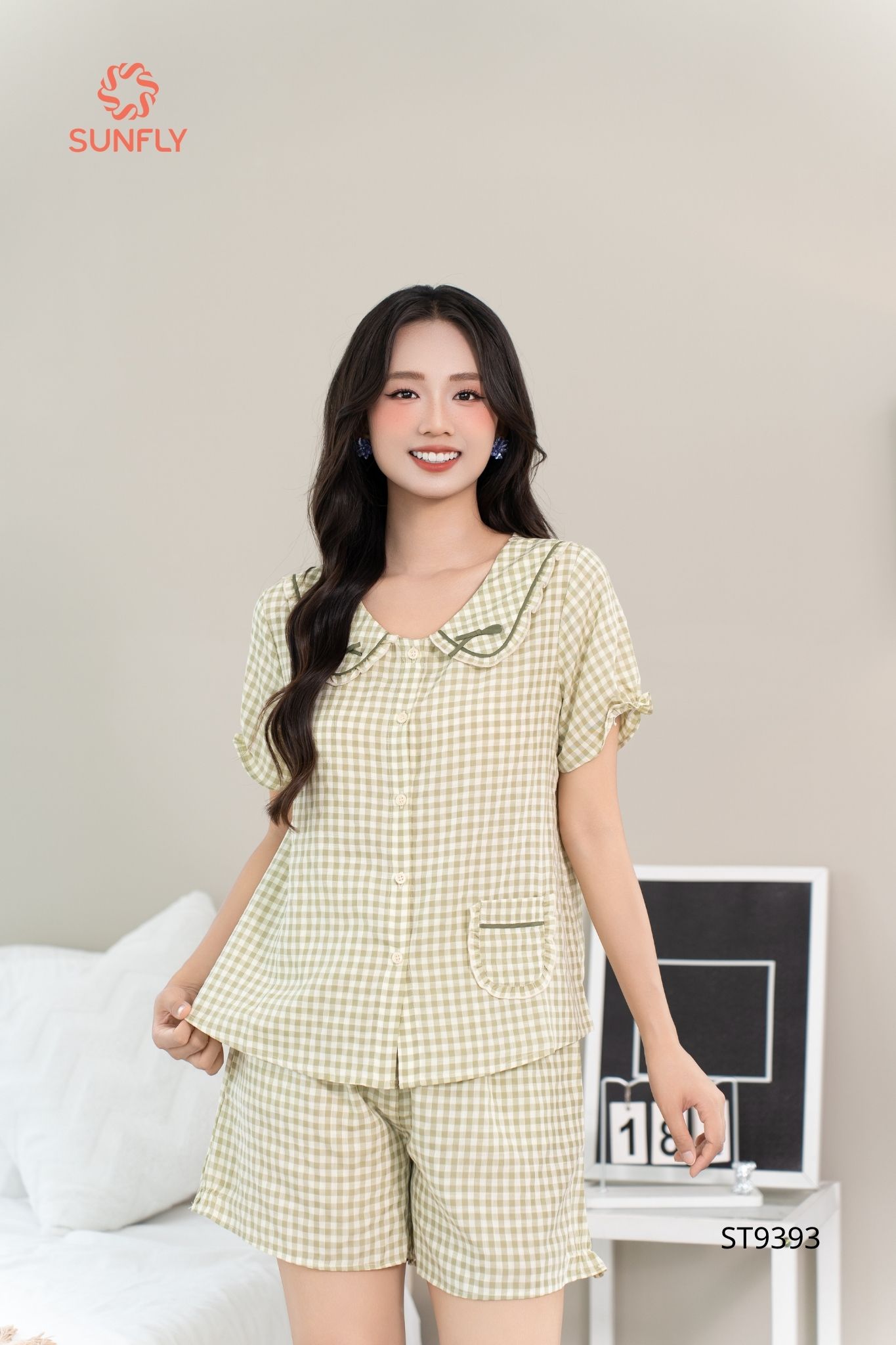 Bộ pijama nữ kate áo cộc quần sooc ST9393 L kẻ cốm
