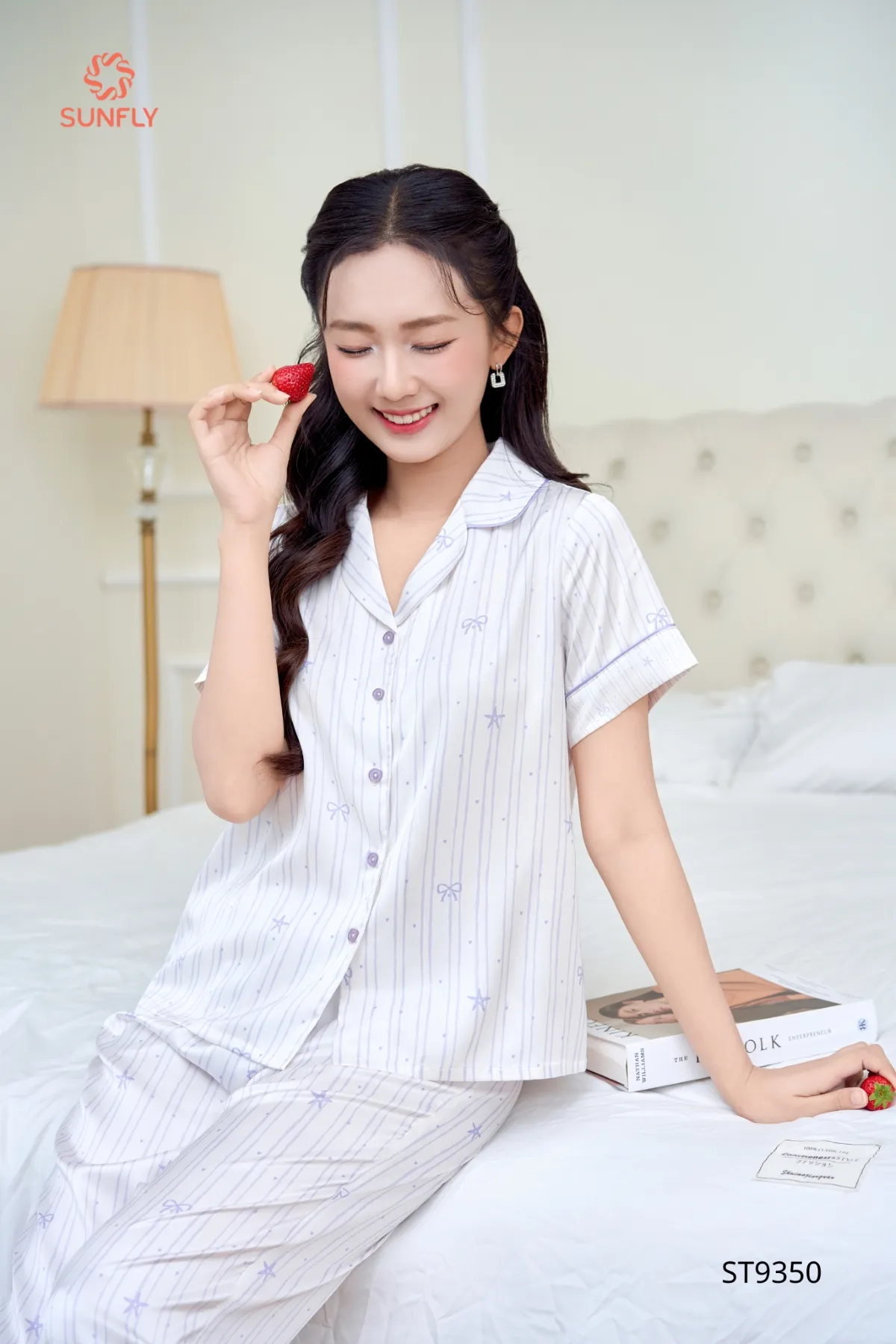 Bộ pijama nữ lụa latin áo cộc quần dài ST9350 L ht sao hoa tím