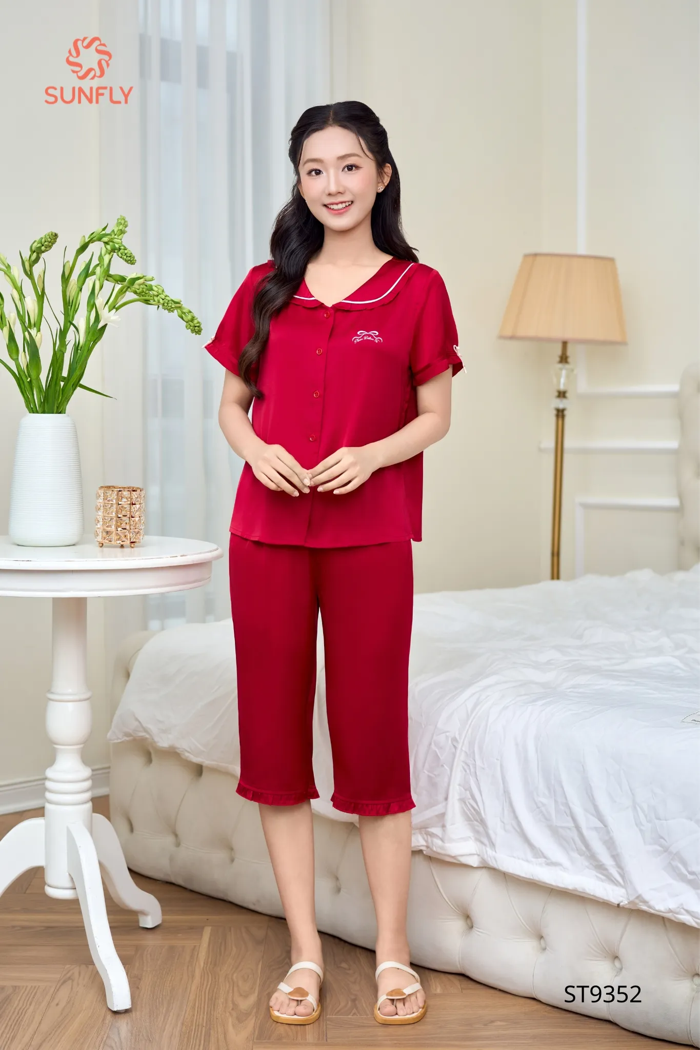 Bộ pijama nữ lụa latin áo cộc quần ngố ST9352 M đỏ đô