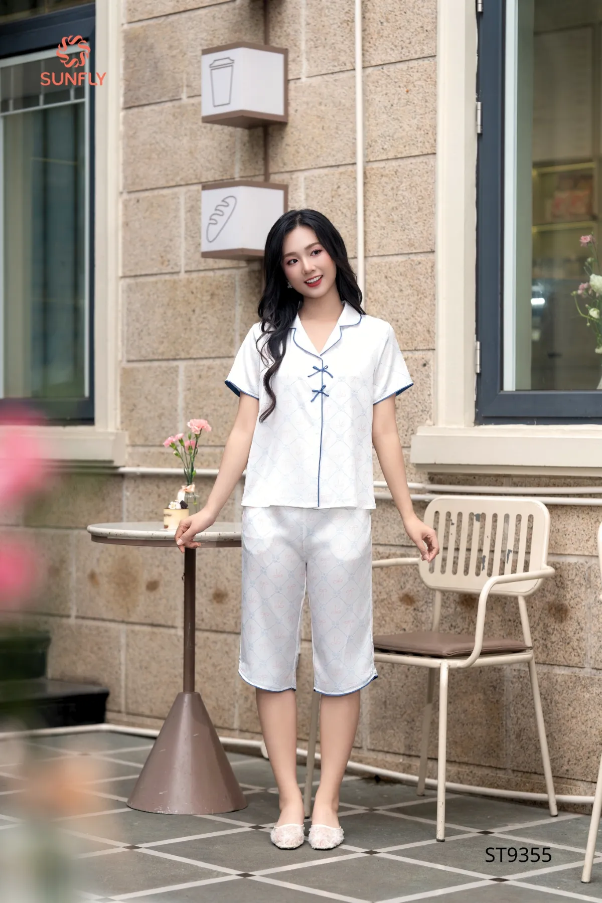 Bộ pijama nữ lụa latin áo cộc quần ngố ST9355 M ht quả dâu xanh