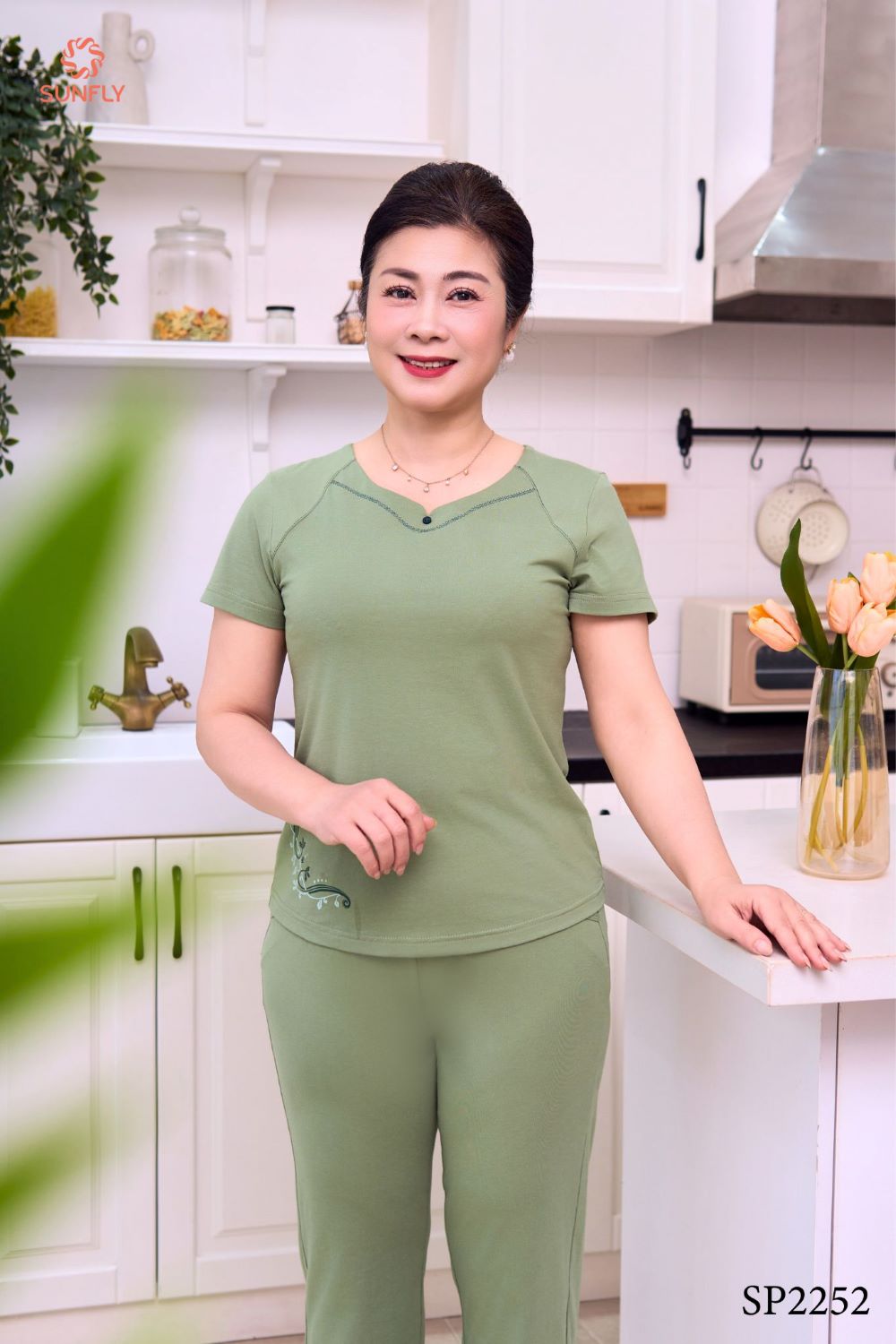 Đồ bộ mặc nhà nữ cotton USA áo cộc quần dài SP2252 L xanh vườn treo