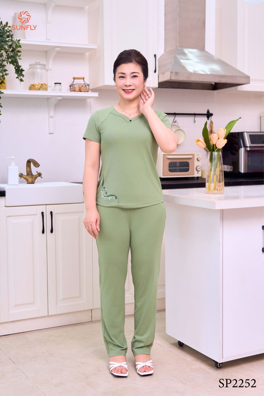 Đồ bộ mặc nhà nữ cotton USA áo cộc quần dài SP2252 M xanh vườn treo
