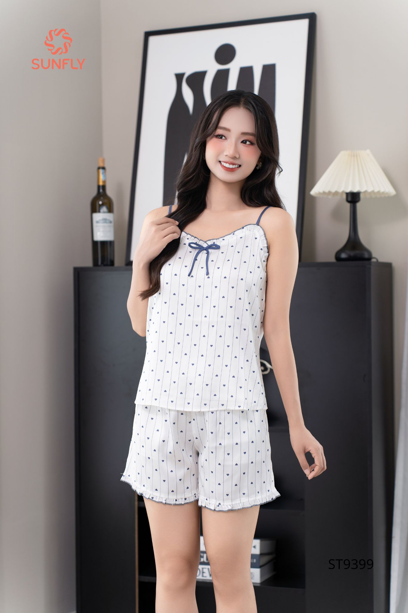 Đồ bộ mặc nhà nữ lụa latin áo hai dây quần sooc ST9399 M kẻ tim xanh