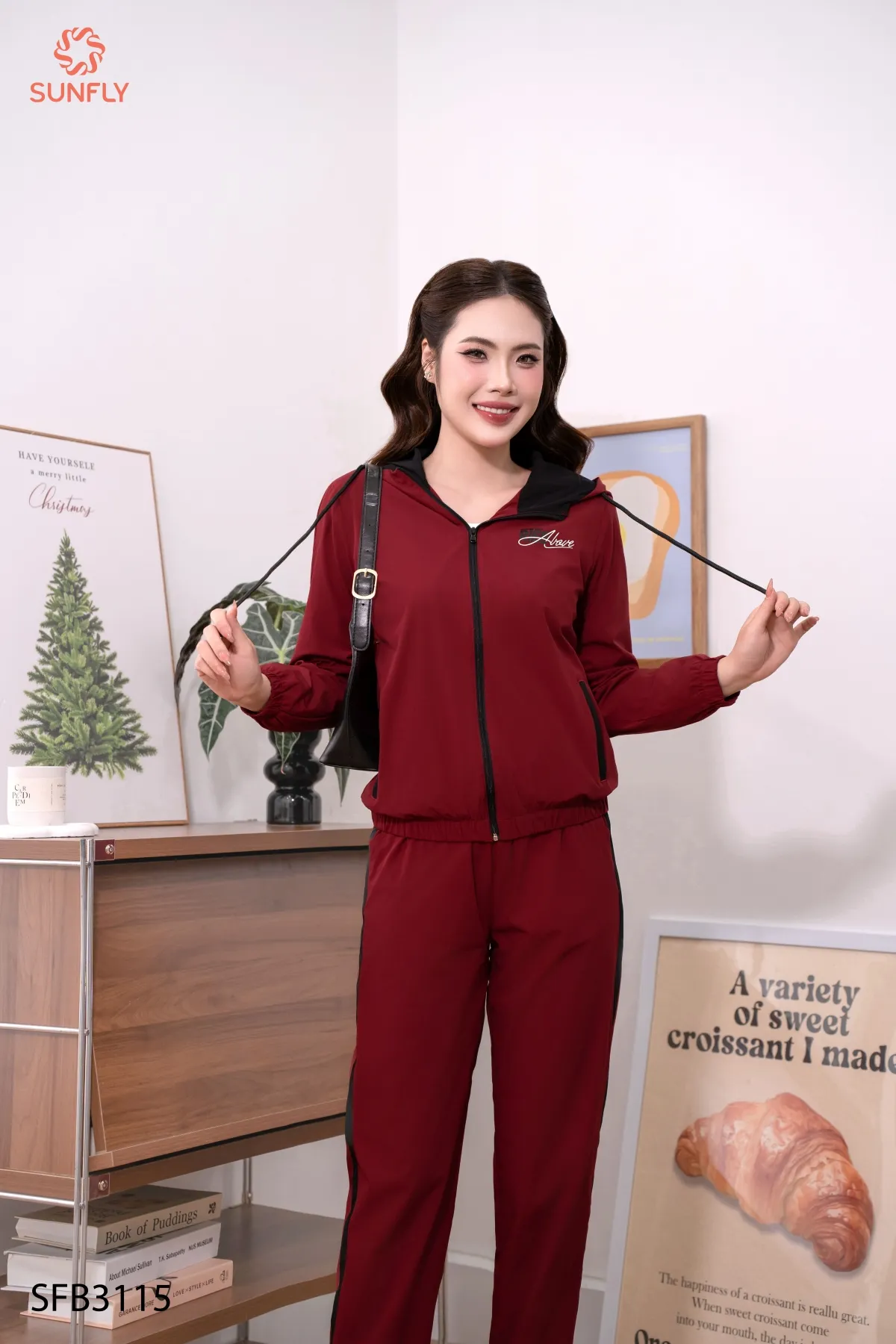 Set đồ nữ gió áo dài kéo khóa có mũ quần dài SFB3115 L đỏ rượu vang