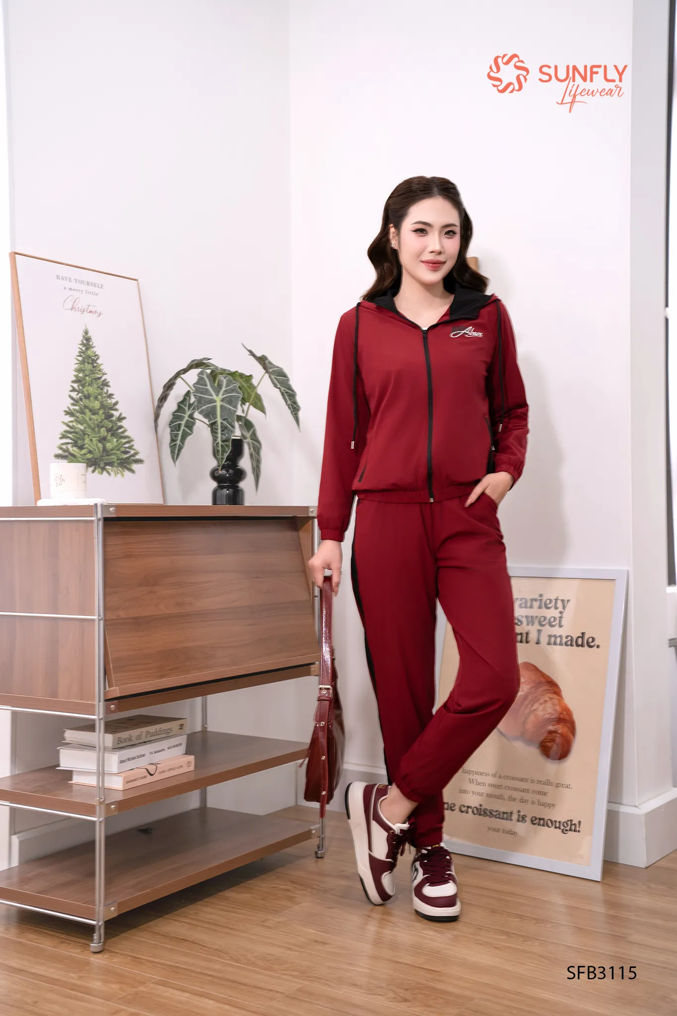 Set đồ nữ gió áo dài kéo khóa có mũ quần dài SFB3115 L đỏ