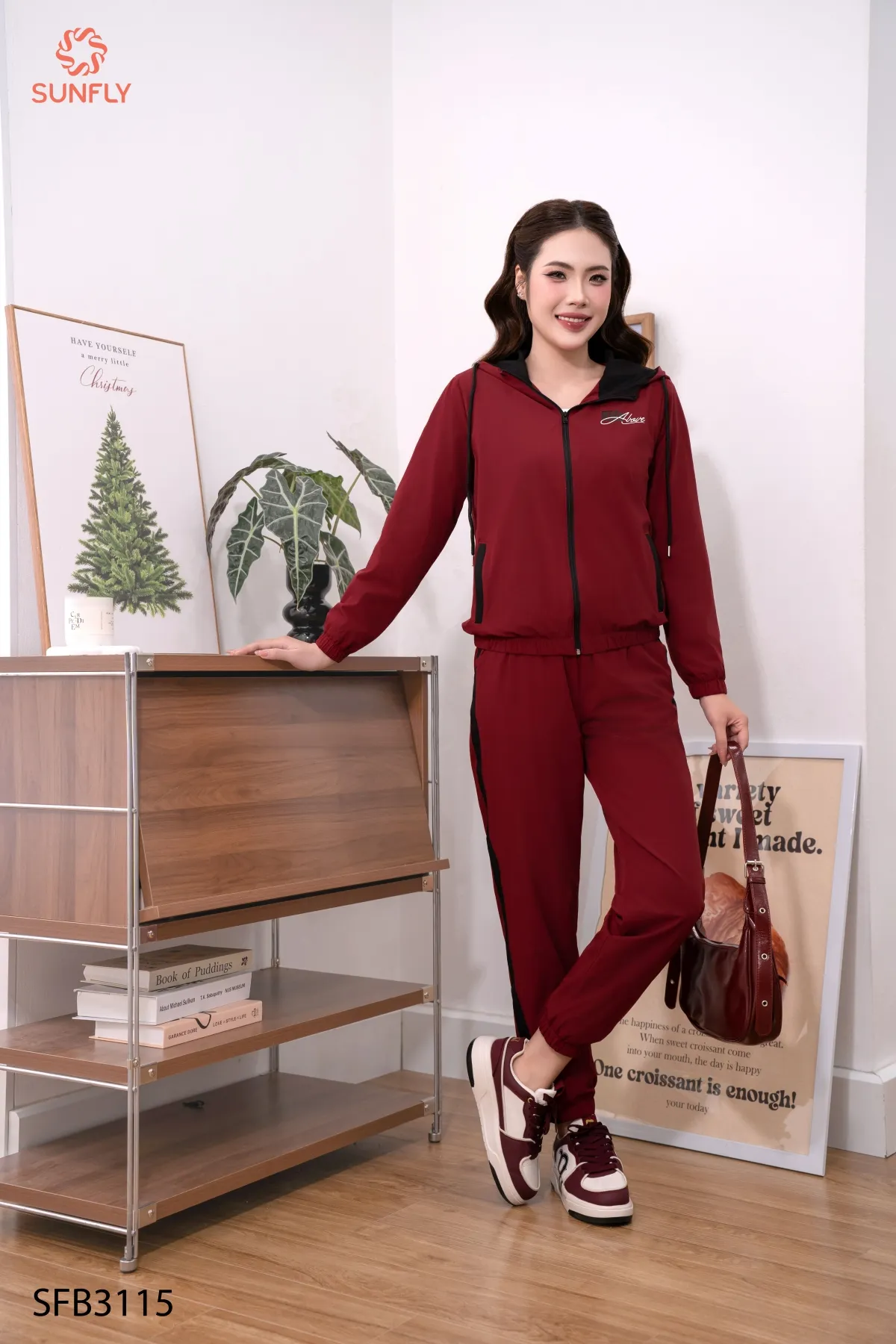 Set đồ nữ gió áo dài kéo khóa có mũ quần dài SFB3115 S đỏ rượu vang