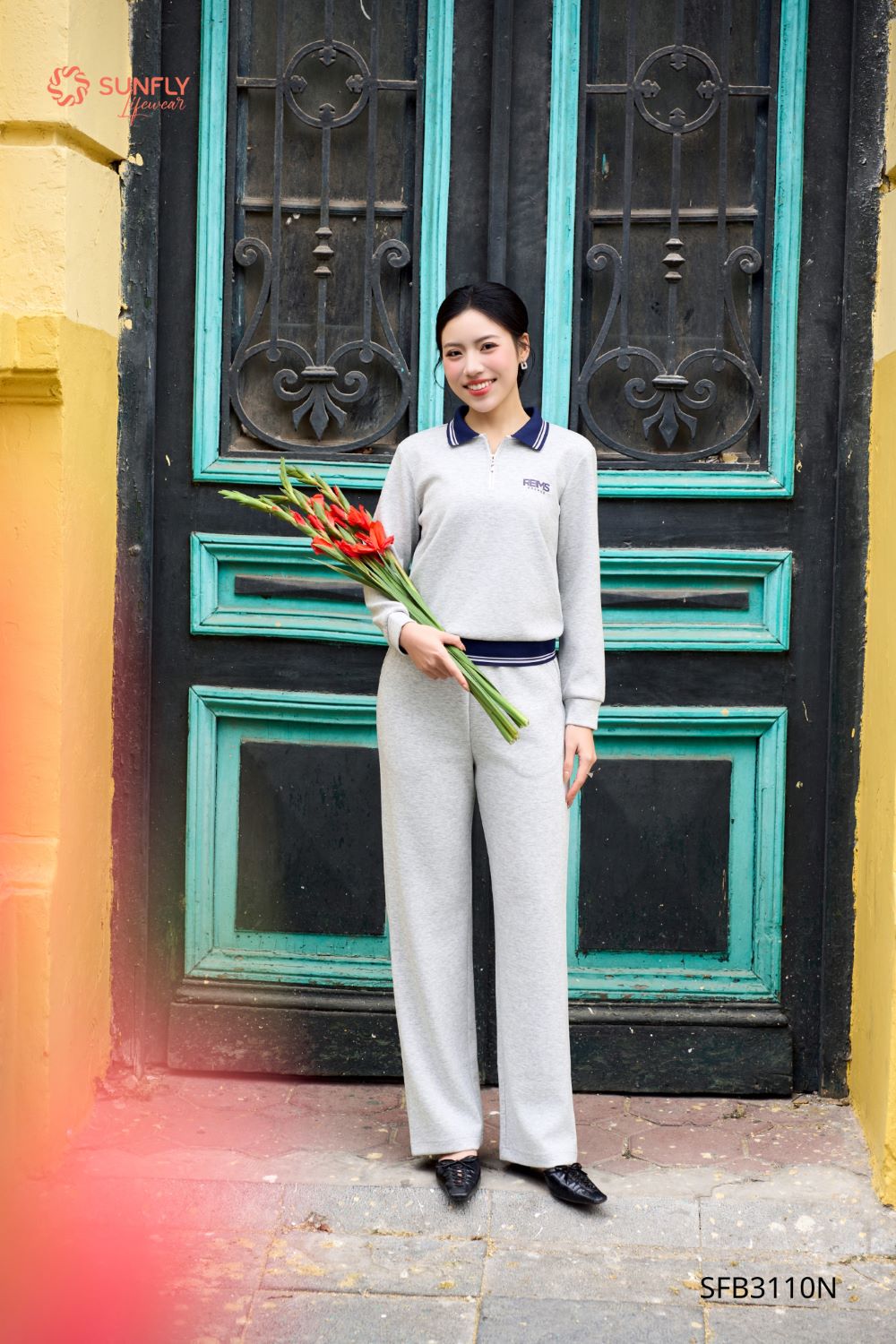 Set đồ nữ poly cotton 2da áo dài tay cổ bẻ khóa lửng quần suông dài SFB3110N M xám tiêu