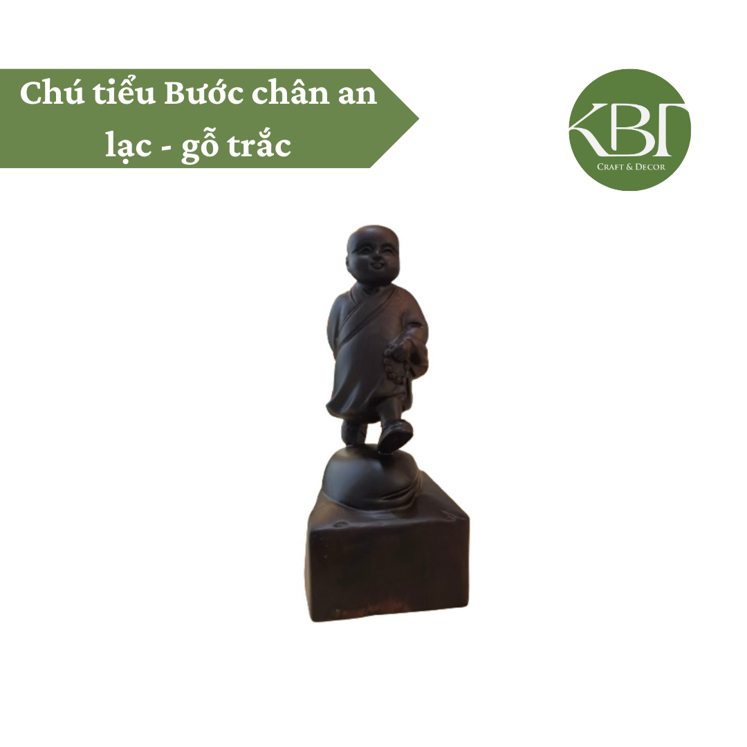 Chú tiểu Bước chân an lạc - gỗ trắc
