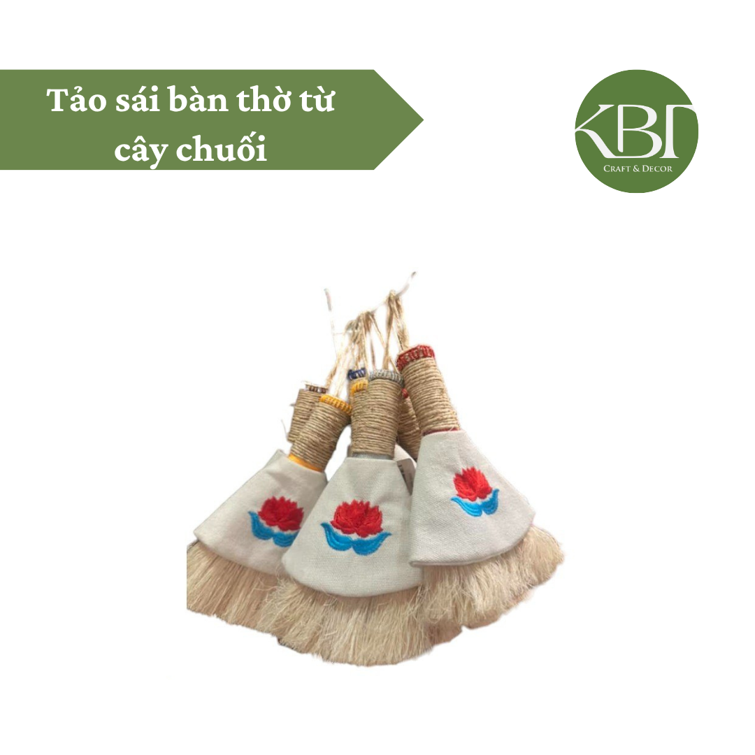 Tảo sái bàn thờ từ cây chuối