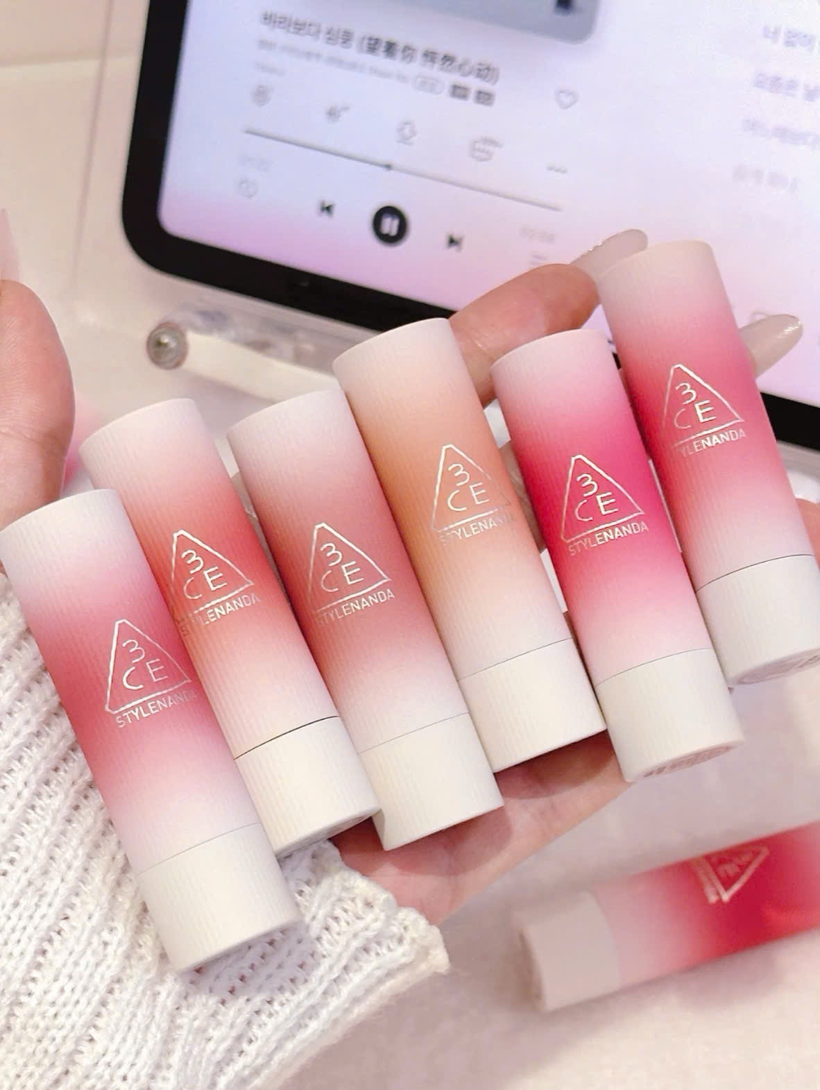 SON THỎI 3CE CASHMERE HUG LIPSTICK BAO VAT