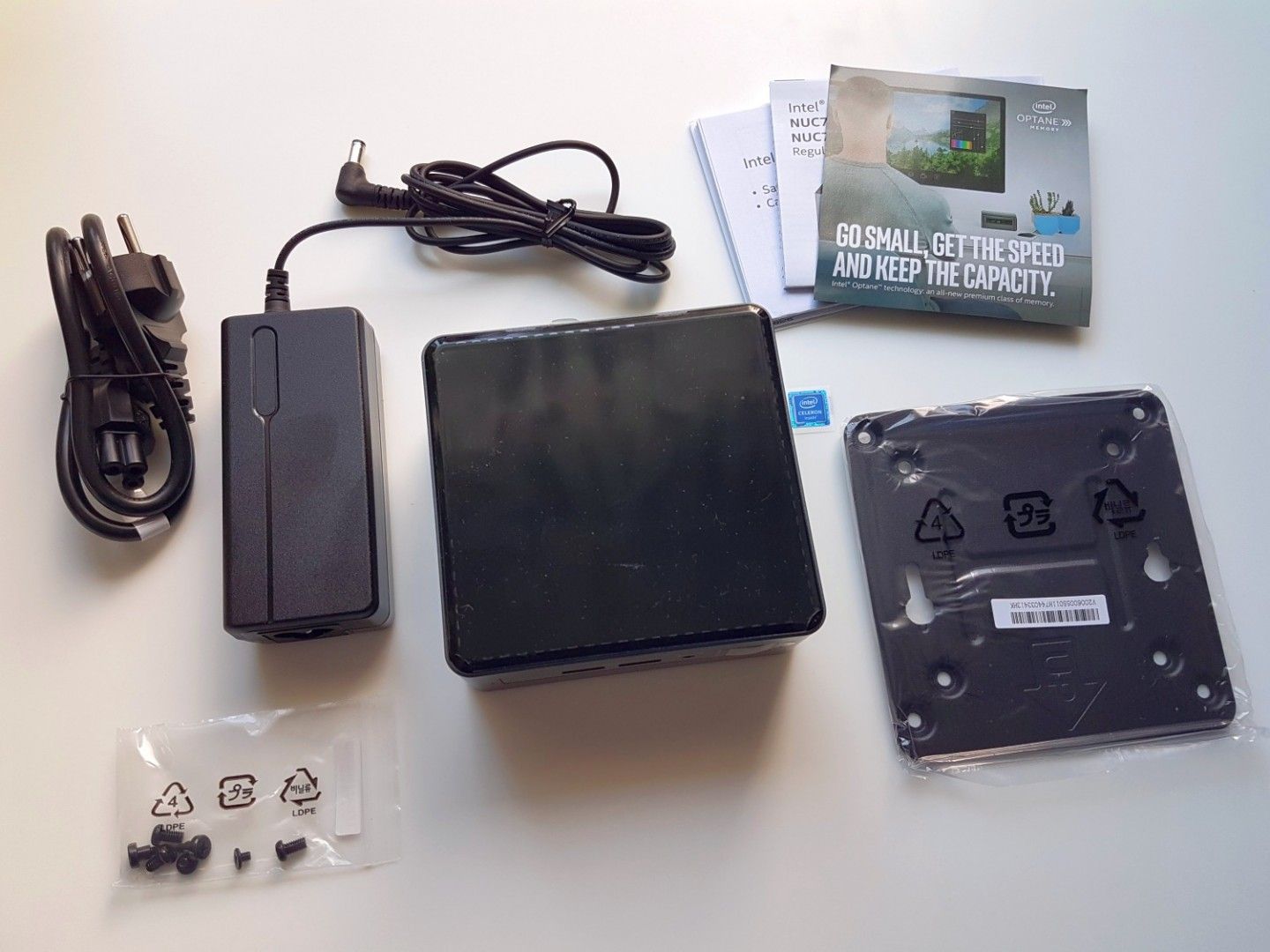 Intel NUC June BOXNUC7PJYHN2 - New ( No Jack 3.5mm)