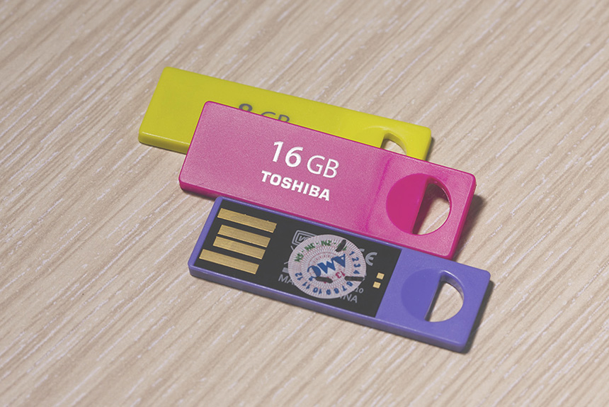 usb toshiba 16gb sieu mong