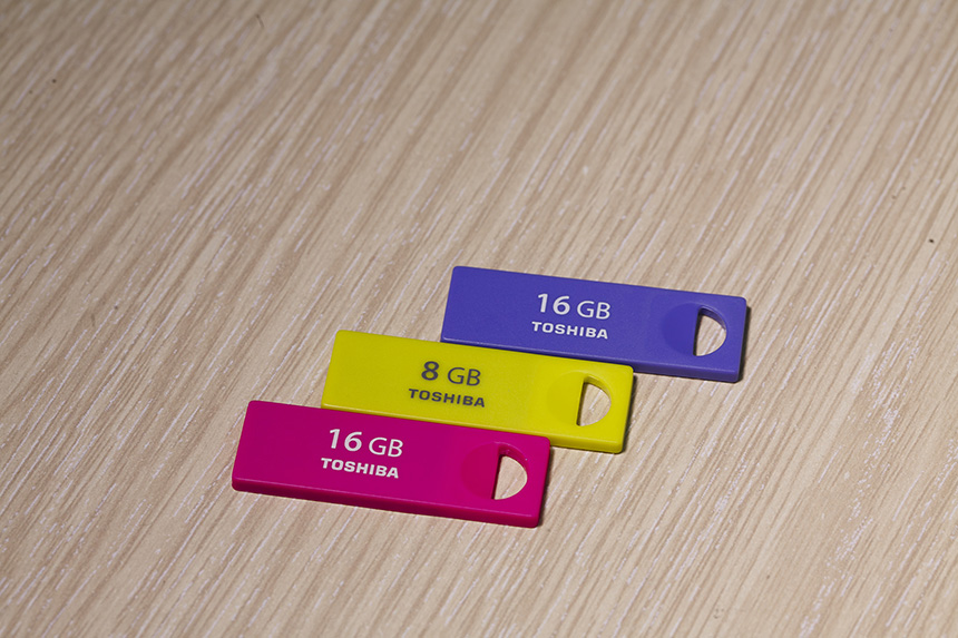 usb toshiba 16gb sieu mong