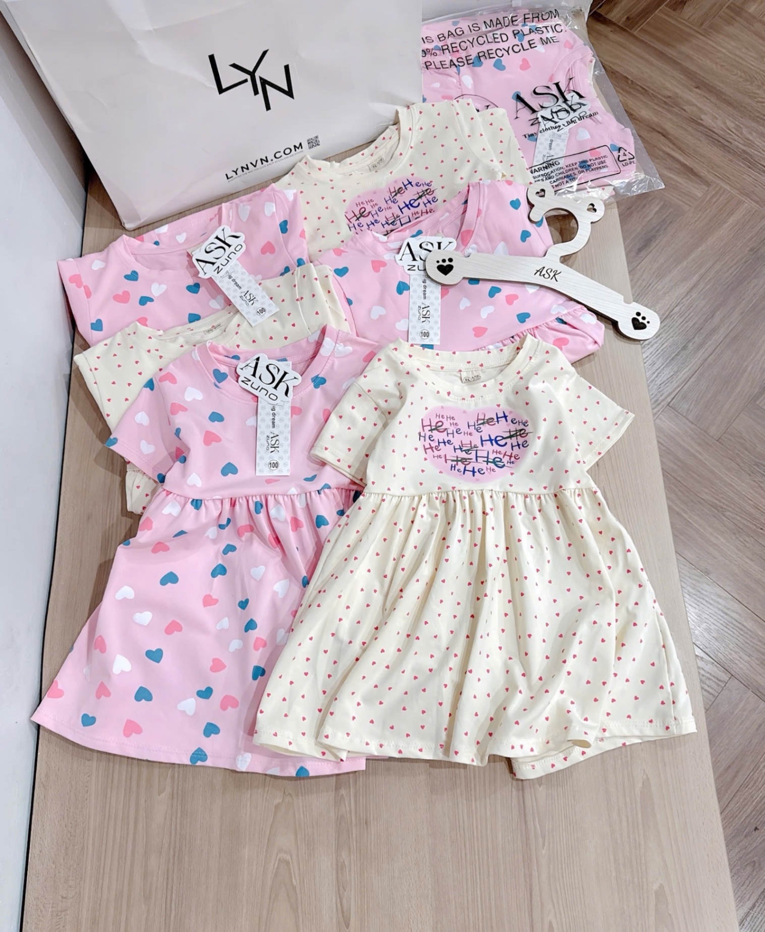SET 2 VÁY CỘC HÌNH TRÁI TIM HỒNG BE