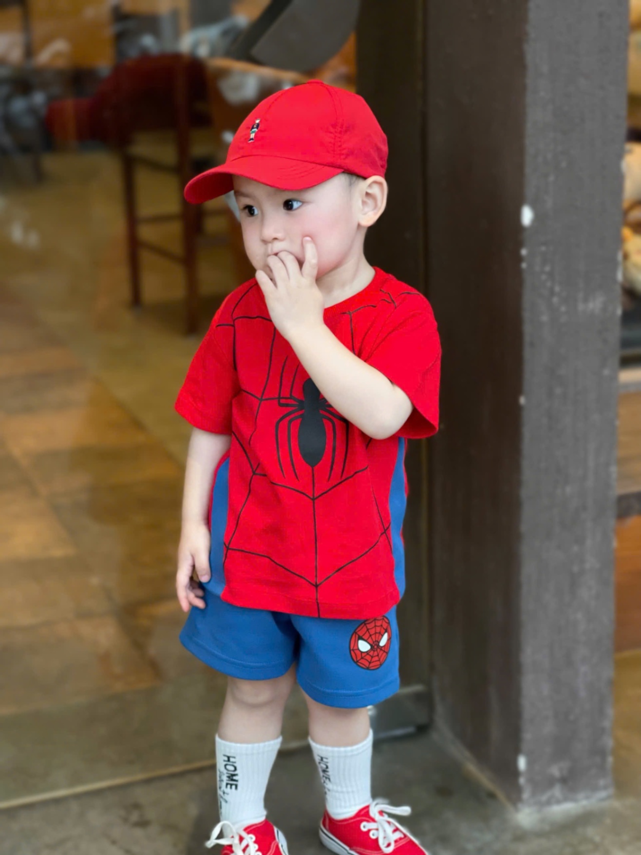 SET 2 BỘ ĐÙI NGƯỜI NHỆN TRẮNG ĐỎ BT