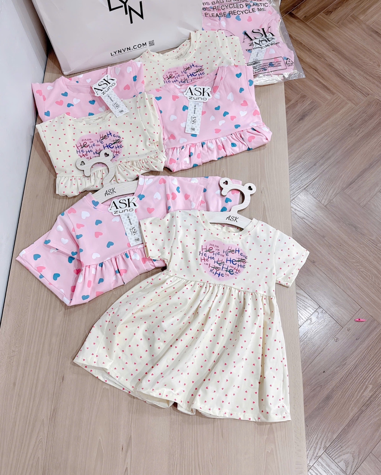 SET 2 VÁY CỘC HÌNH TRÁI TIM HỒNG BE