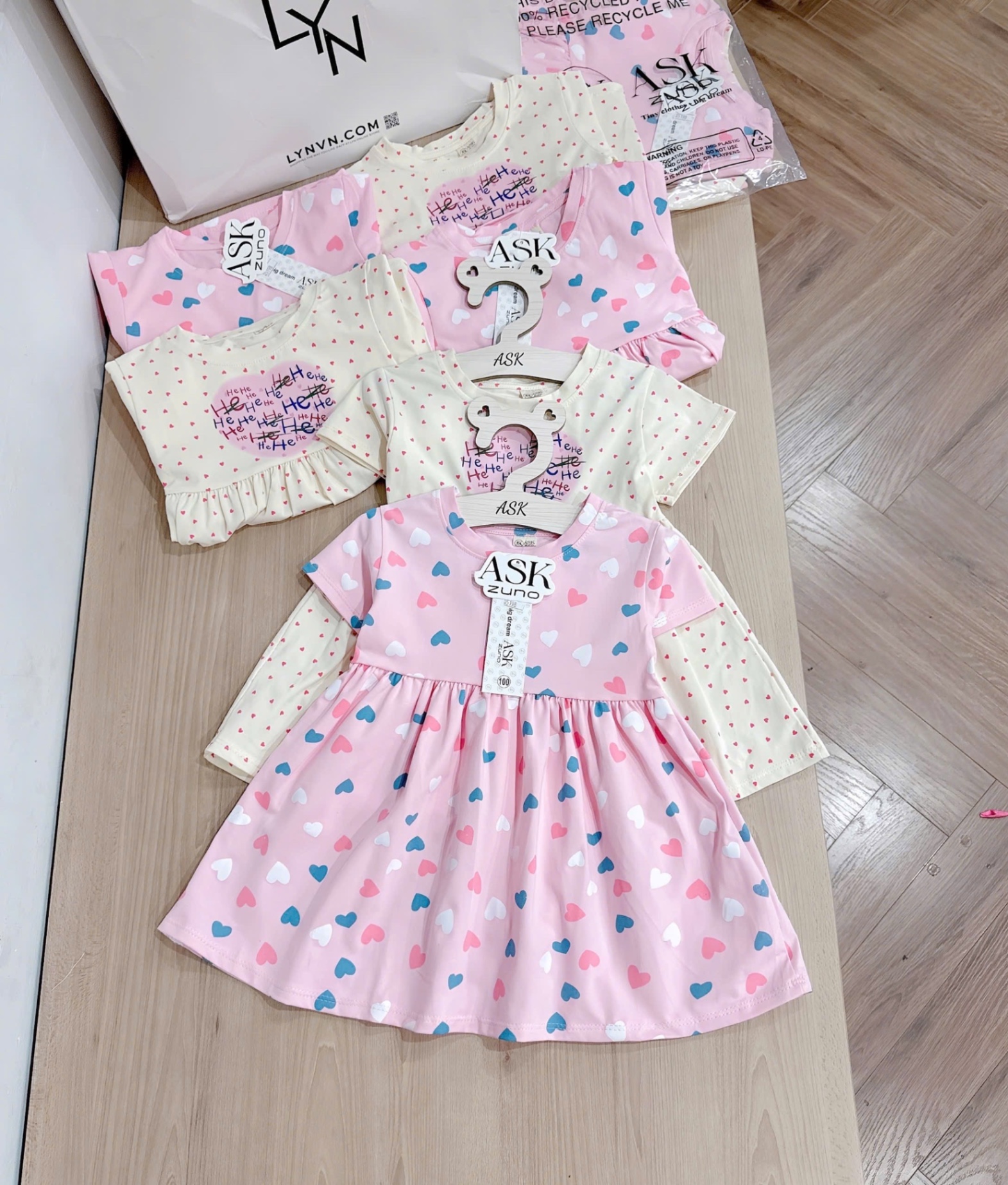 SET 2 VÁY CỘC HÌNH TRÁI TIM HỒNG BE