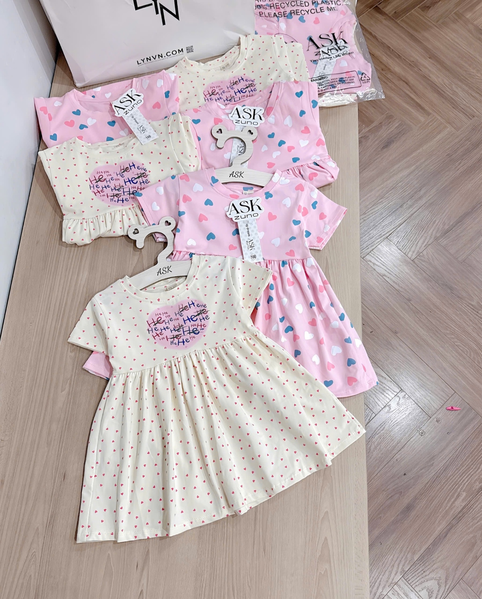 SET 2 VÁY CỘC HÌNH TRÁI TIM HỒNG BE