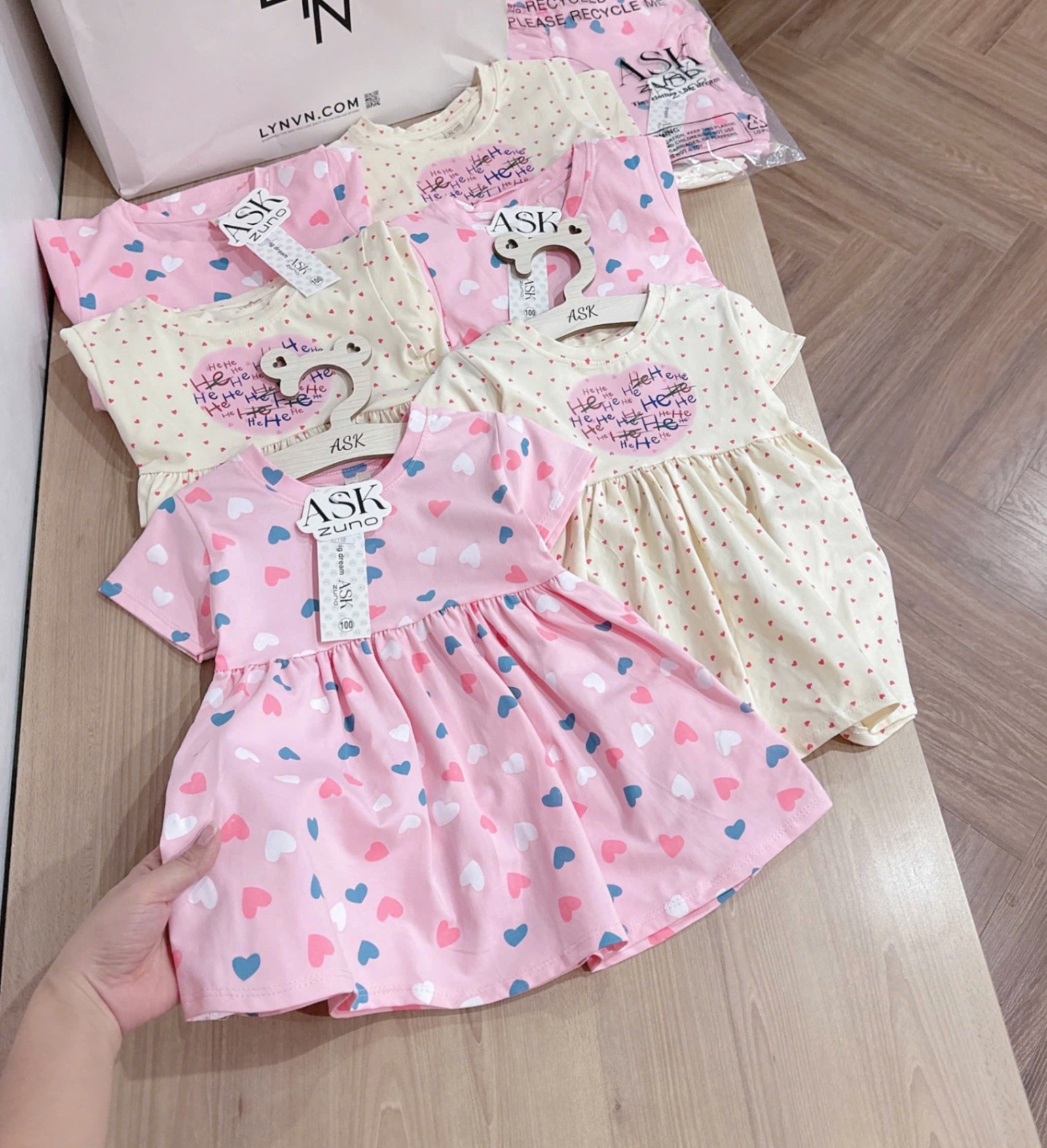 SET 2 VÁY CỘC HÌNH TRÁI TIM HỒNG BE