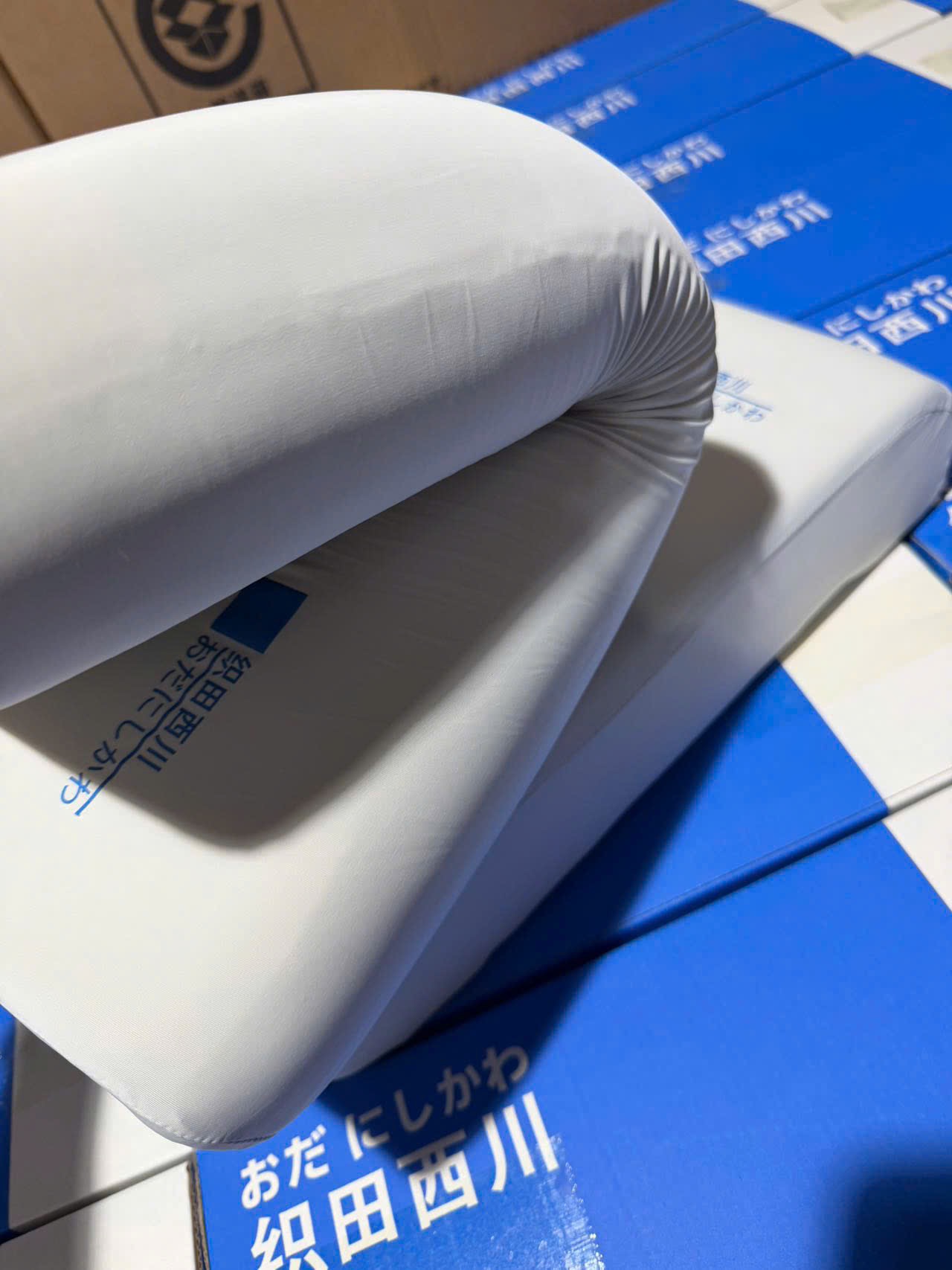 GỐI CÔNG THÁI HỌC MEMORY FOAM XUẤT NHẬT FULL BOX