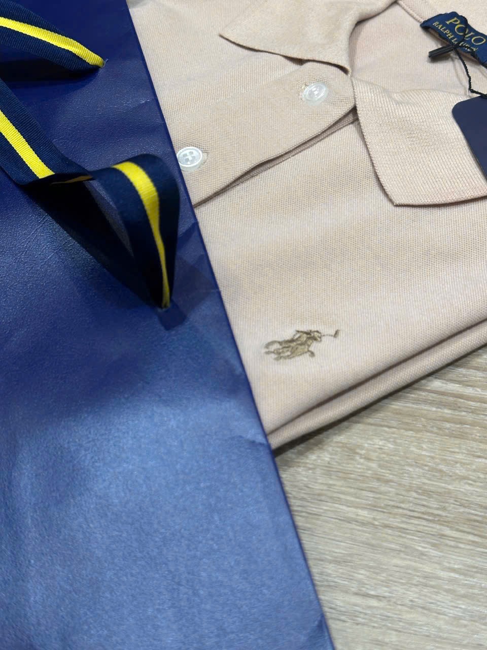 Hàng nhà máy - ÁO POLO THÊU NGỰA MÀU BE TRÀ SỮA XUẤT DƯ