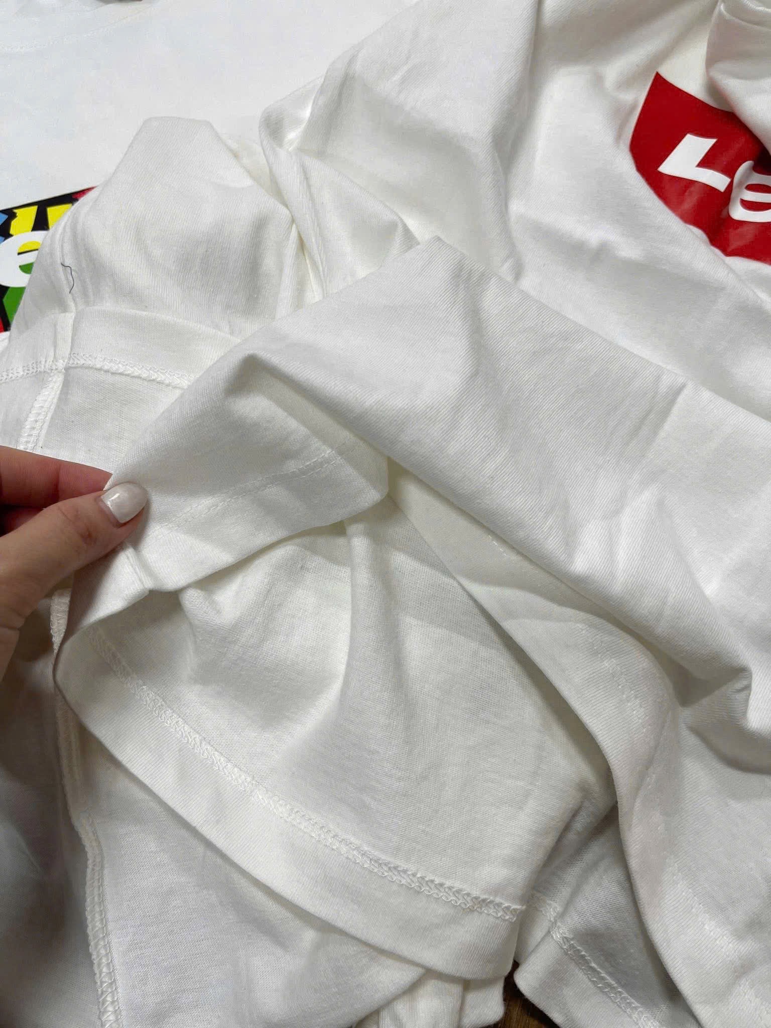 Hàng nhà máy - ÁO PULL CỘC LEVIS TRẮNG - random hình