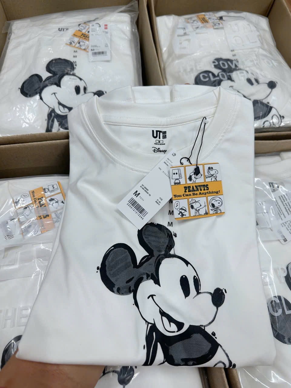 Hàng nhà máy - ÁO PULL CỘC MICKY UNI TRẮNG TUỒN XỊN