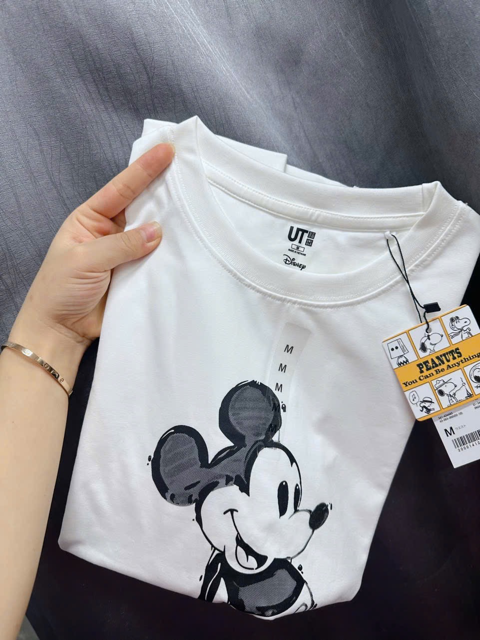 Hàng nhà máy - ÁO PULL CỘC MICKY UNI TRẮNG TUỒN XỊN