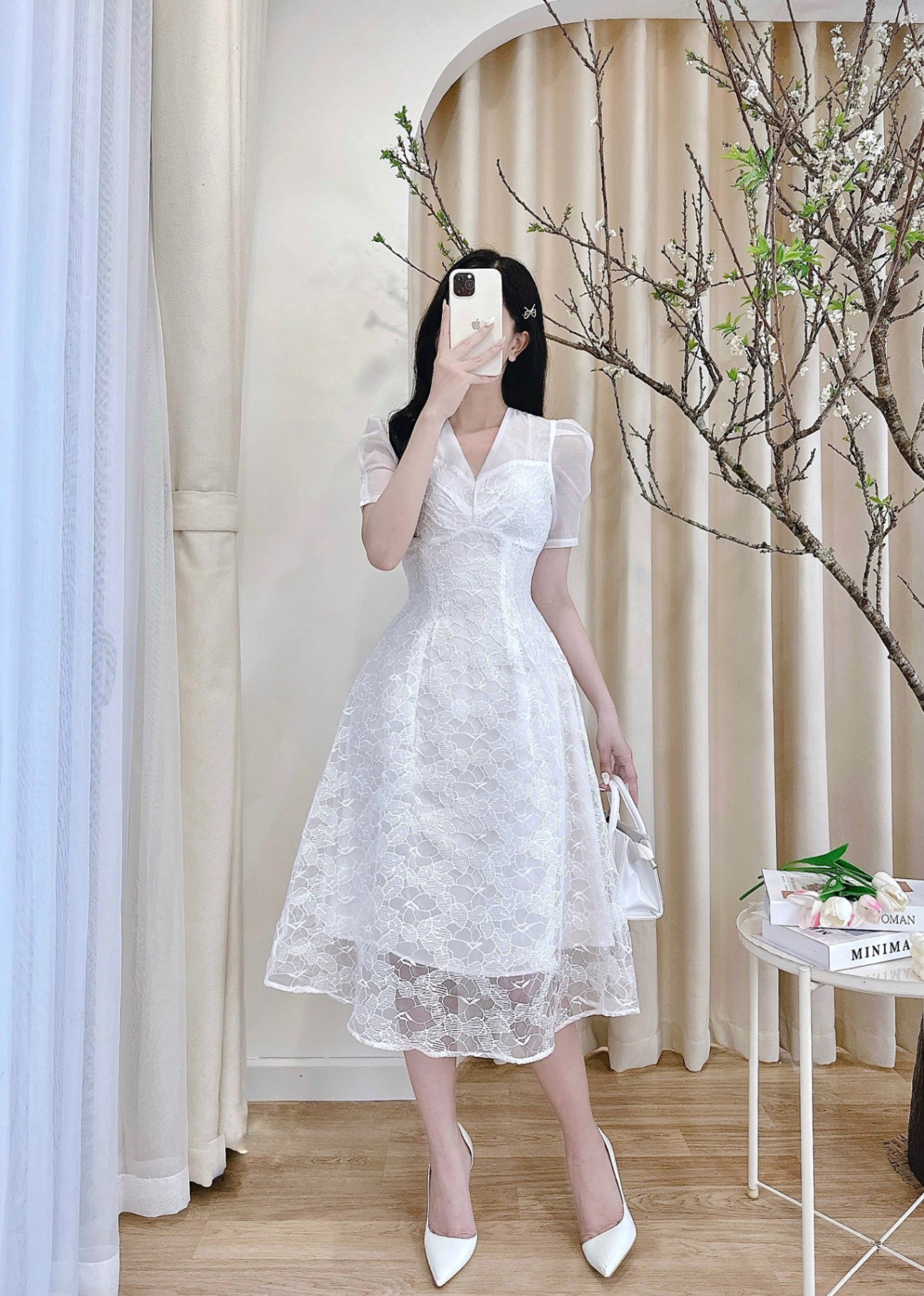 Váy body ren trắng trễ vai đính nơ – V823 – Topvay Fashion