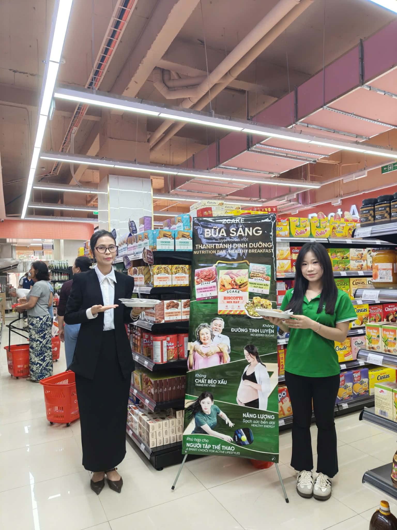 ZCAKE-KHUAY-DAO-LE-KHAI-TRUONG-SIEU-THI-C-MARKET-2.jpg