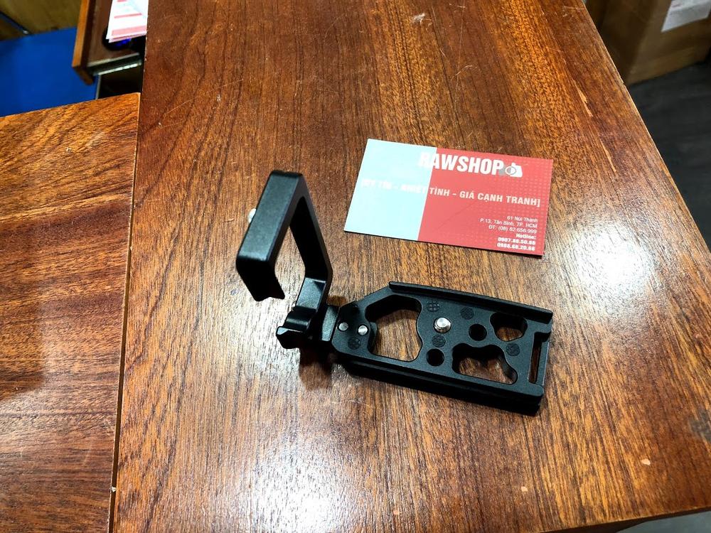 L plate bracket for Canon EOS R - adjustable