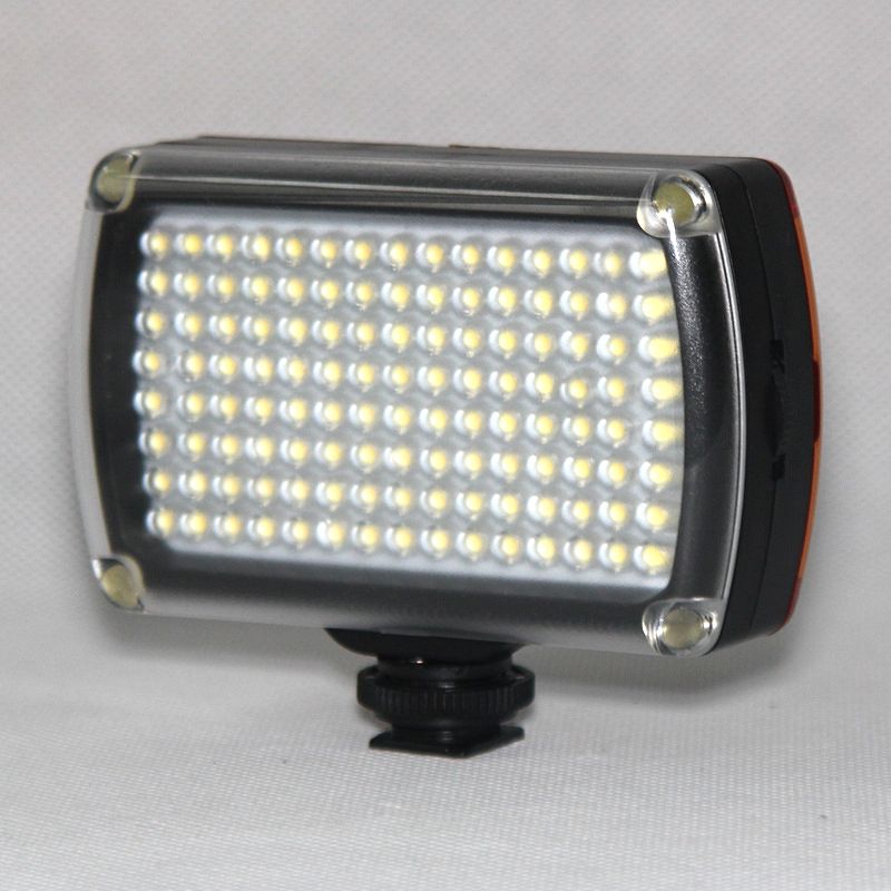 Đèn LED ProFOCUS 120 bóng - dùng 4 pin AA